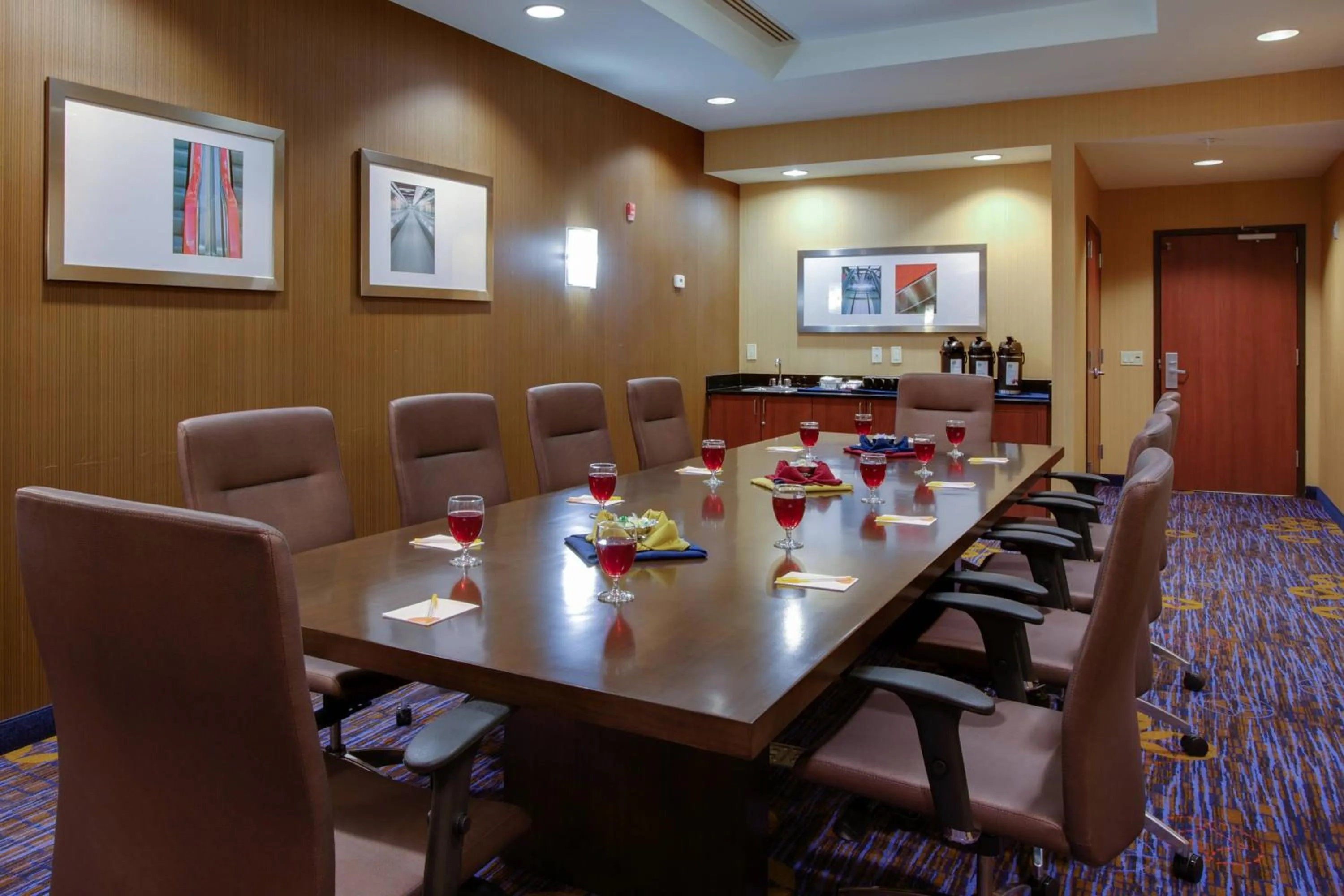 Meeting/conference room in Courtyard Republic Airport Long Island/Farmingdale