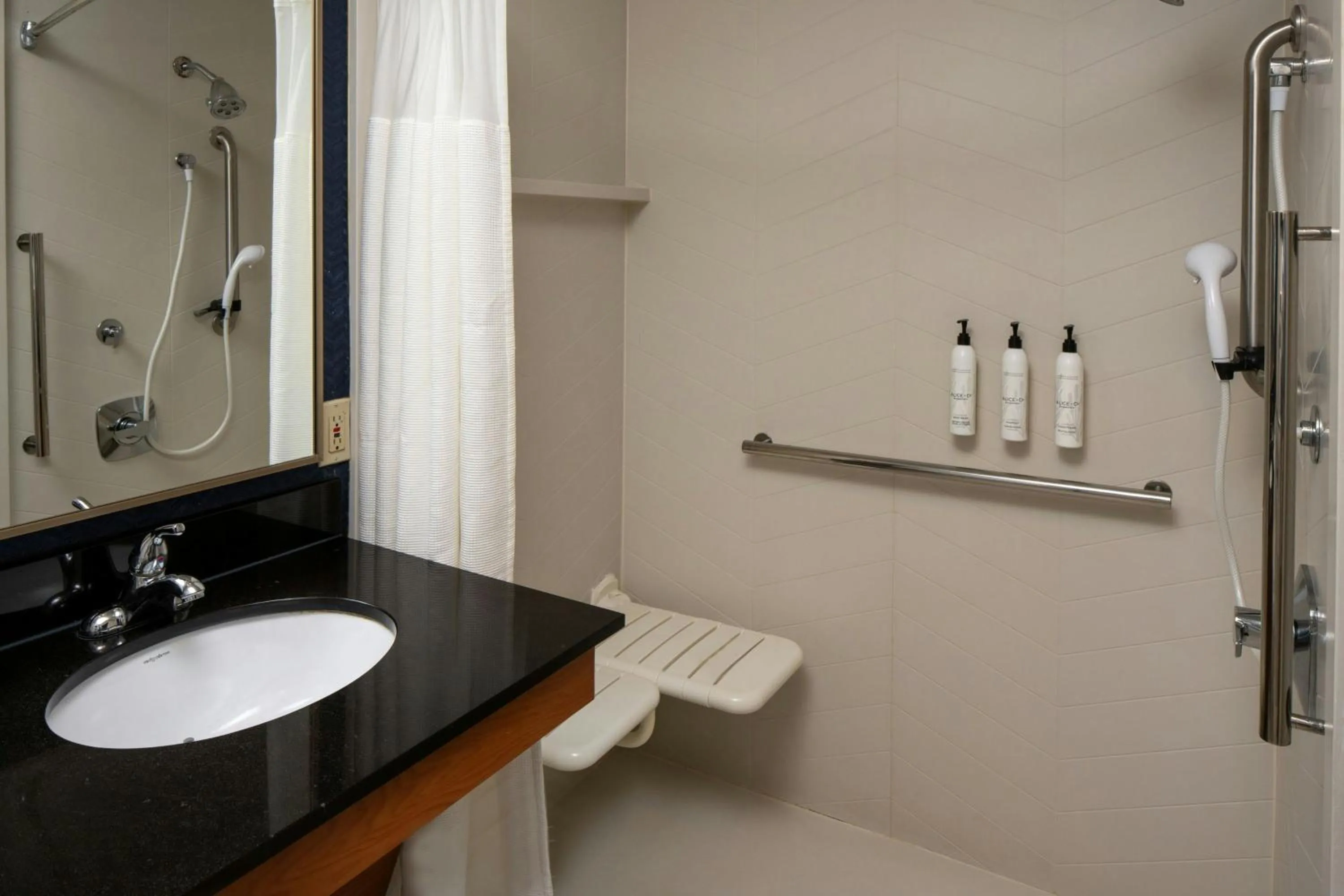 Bathroom in Fairfield Inn & Suites Jackson Airport