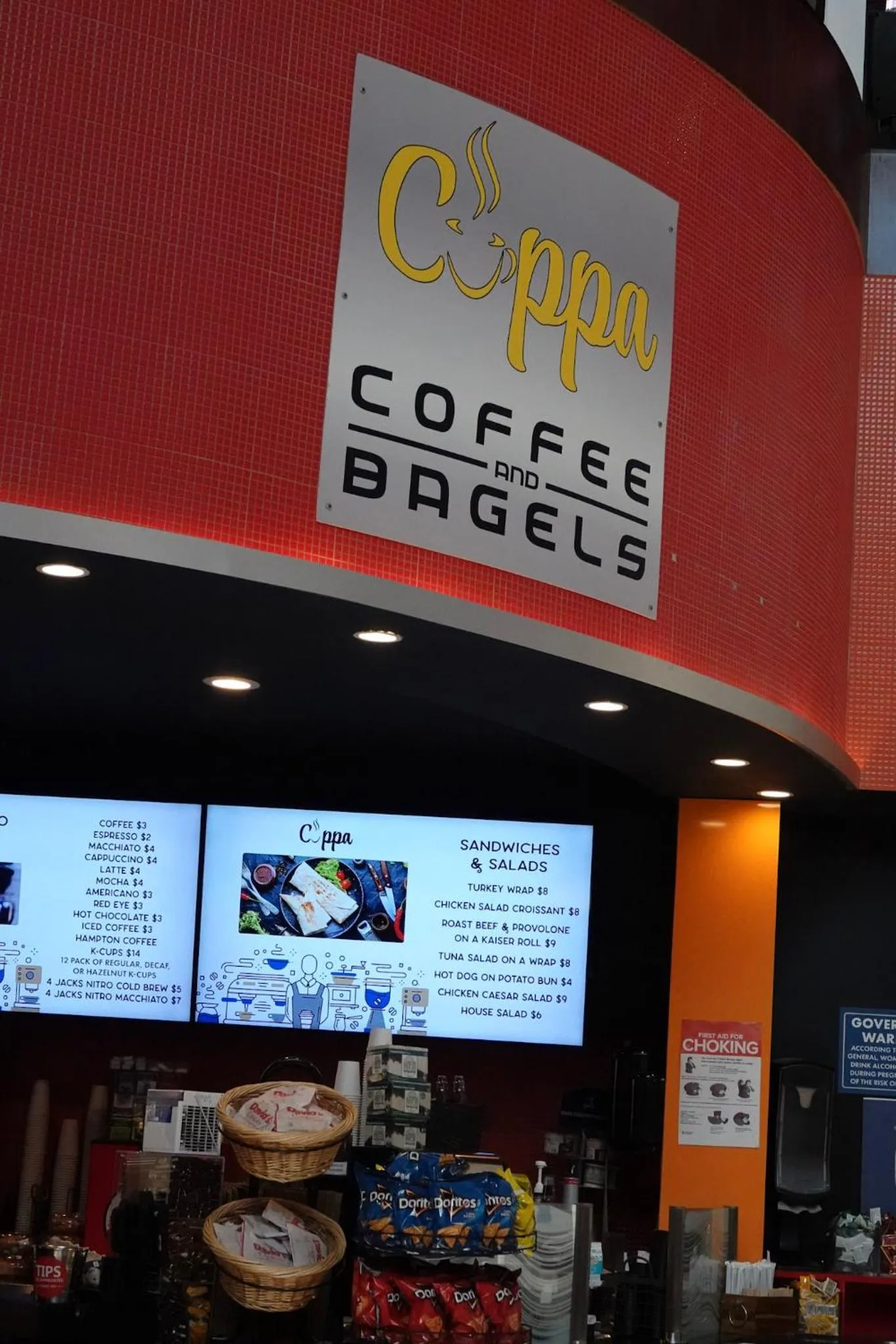 Food and drinks in Jake's 58 Casino Hotel - Adults Only