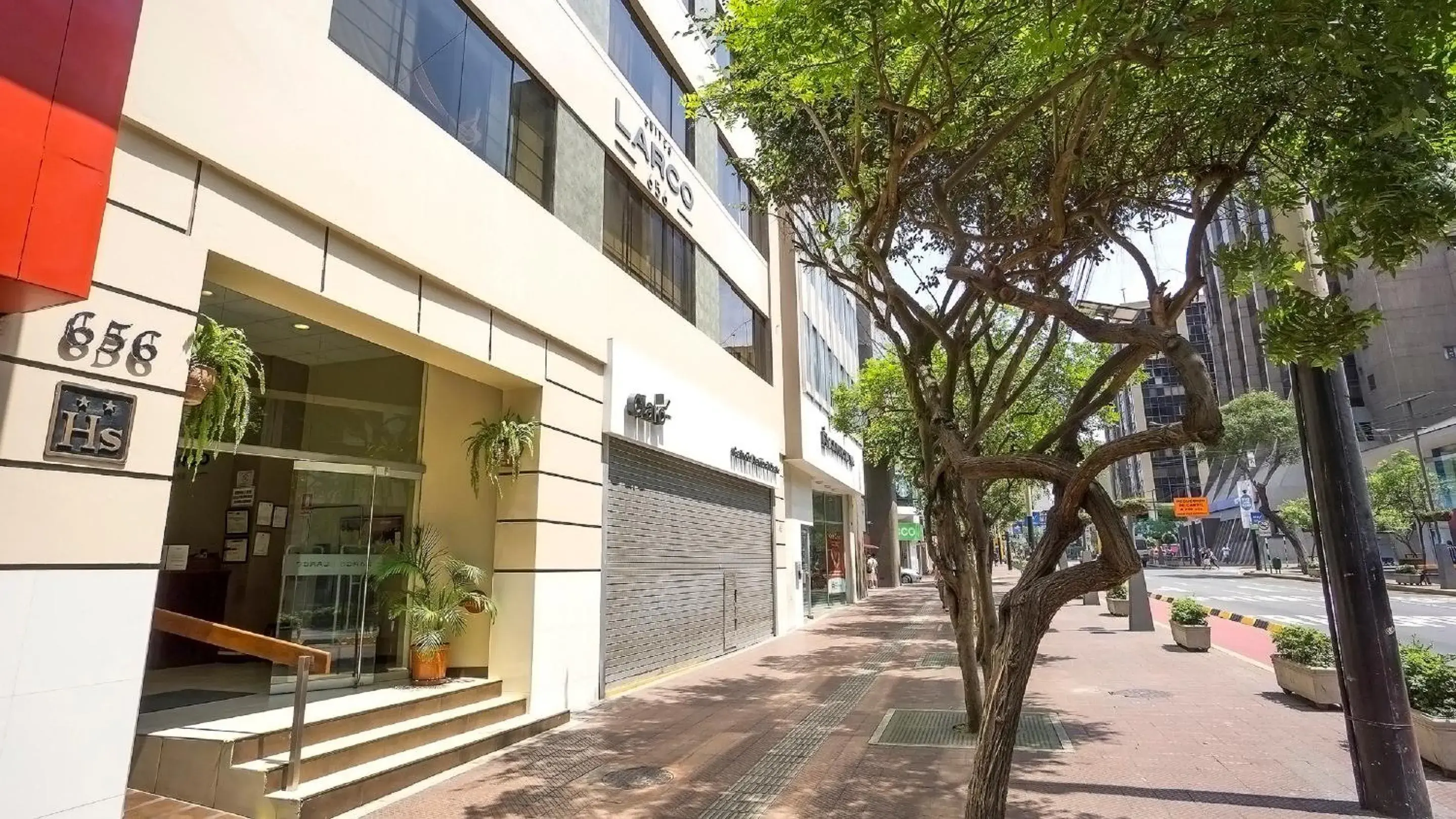 Facade/entrance in Suites Larco 656 Miraflores Lima Facade/entrance in Suites Larco 656 Miraflores Lima