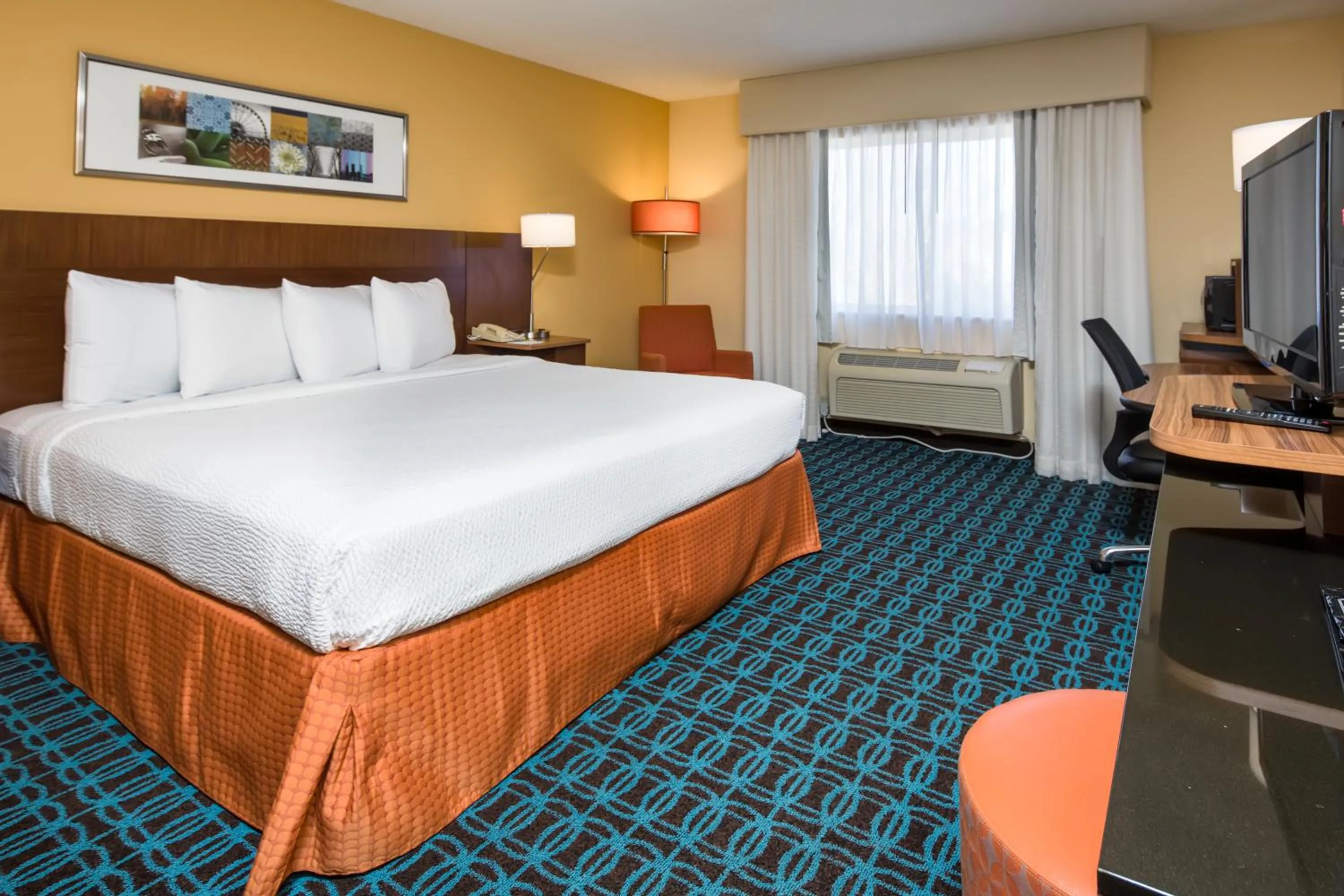 King Room with Adapted Tub - Mobility and Hearing Accessible in Fairfield Inn & Suites Jacksonville Airport