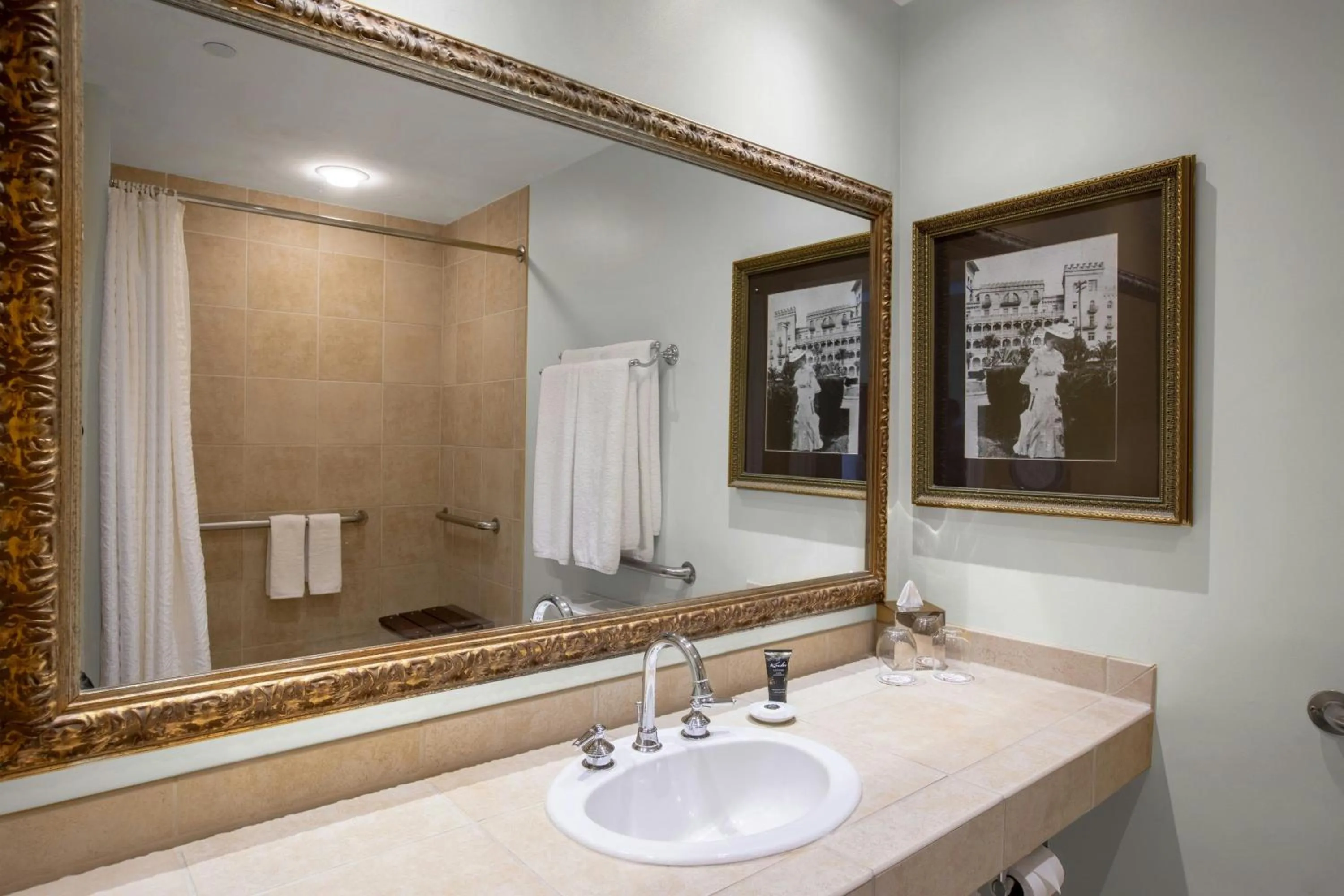 Bathroom in Casa Monica Resort & Spa, Autograph Collection