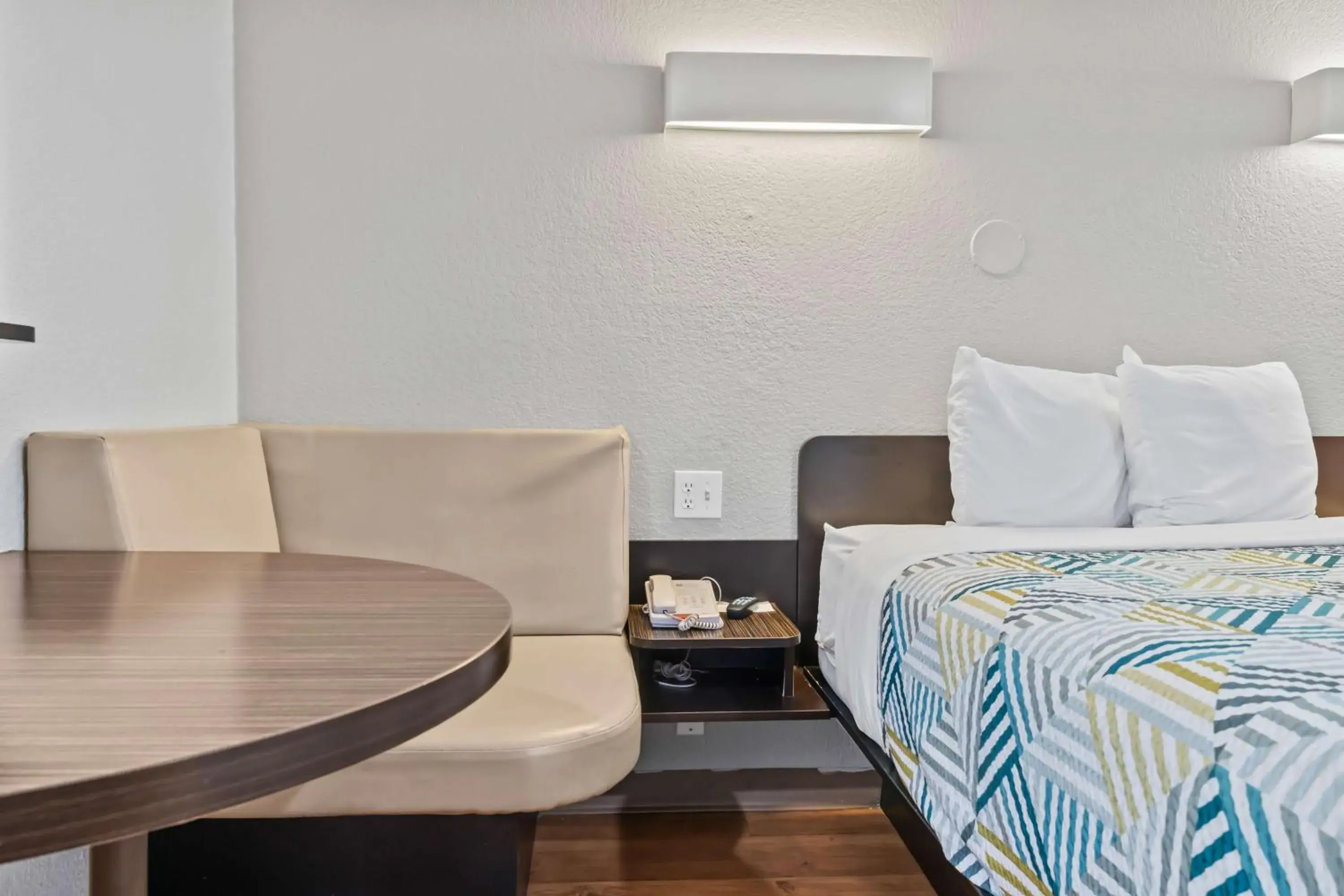 Bedroom, Bed in Motel 6-Ventura, CA - Beach Bedroom, Bed in Motel 6-Ventura, CA - Beach