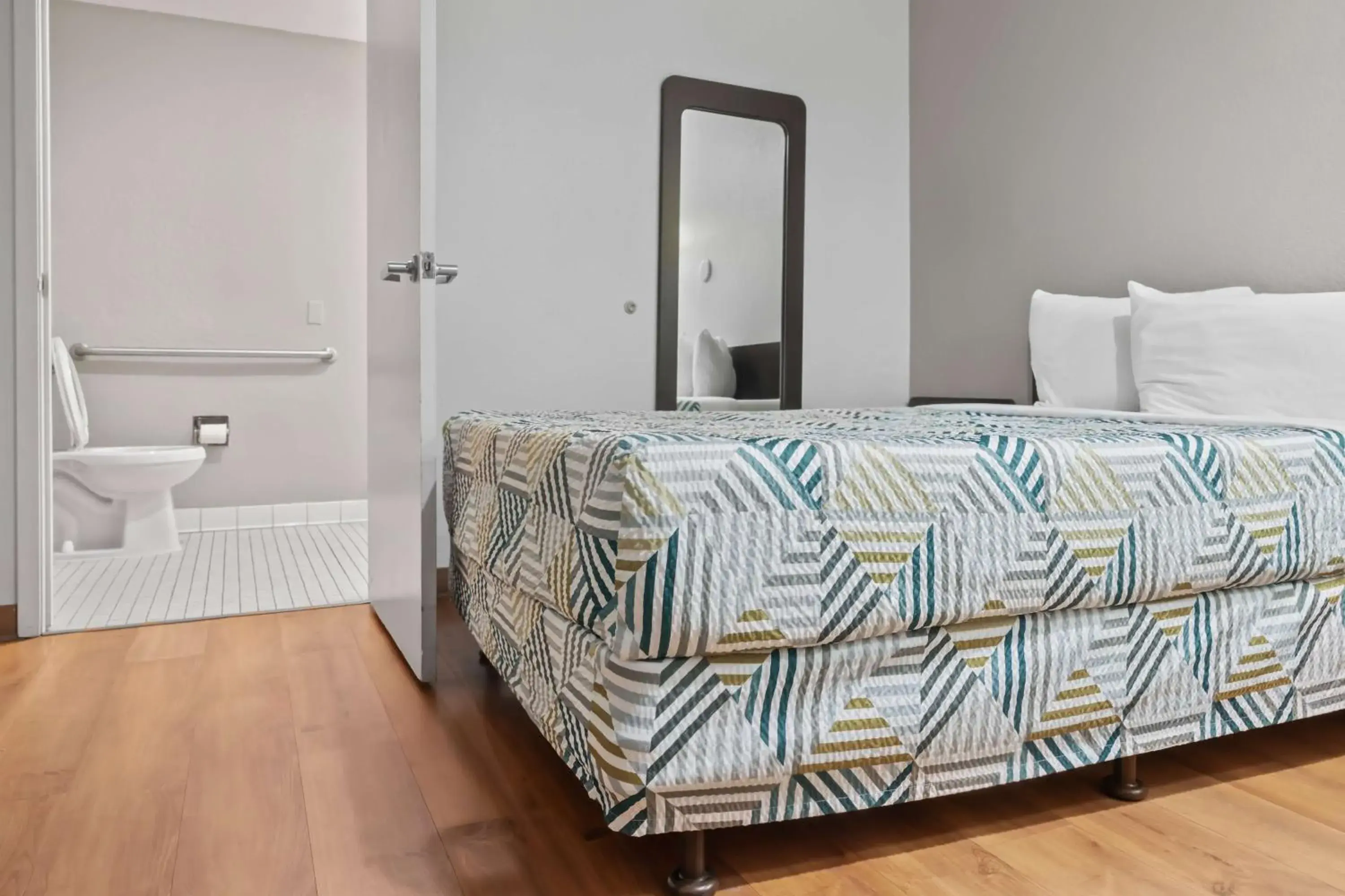 Bedroom, Bed in Motel 6-Ventura, CA - Beach Bedroom, Bed in Motel 6-Ventura, CA - Beach