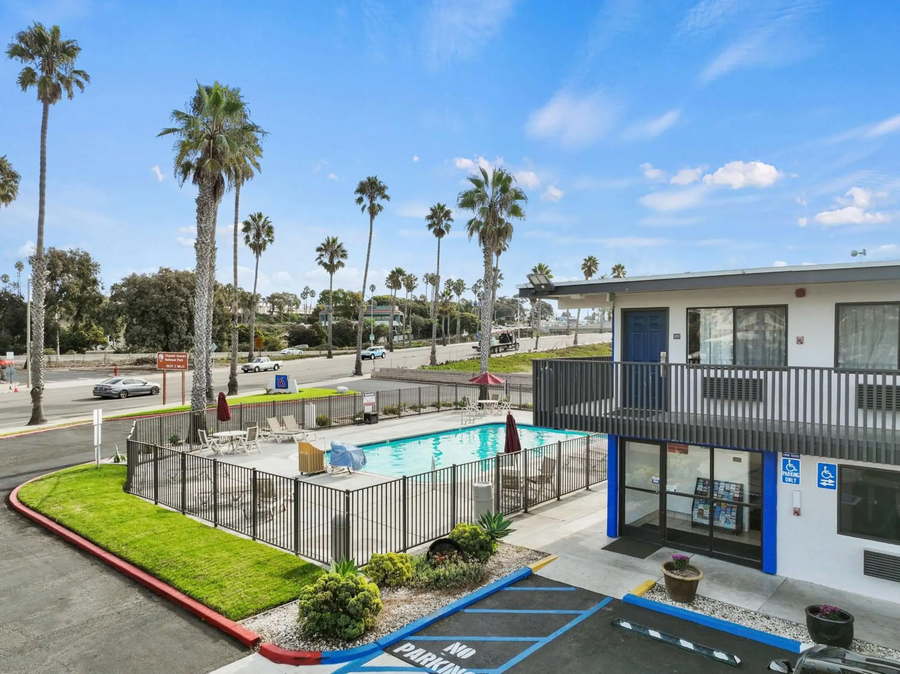Property building in Motel 6-Ventura, CA - Beach Property building in Motel 6-Ventura, CA - Beach