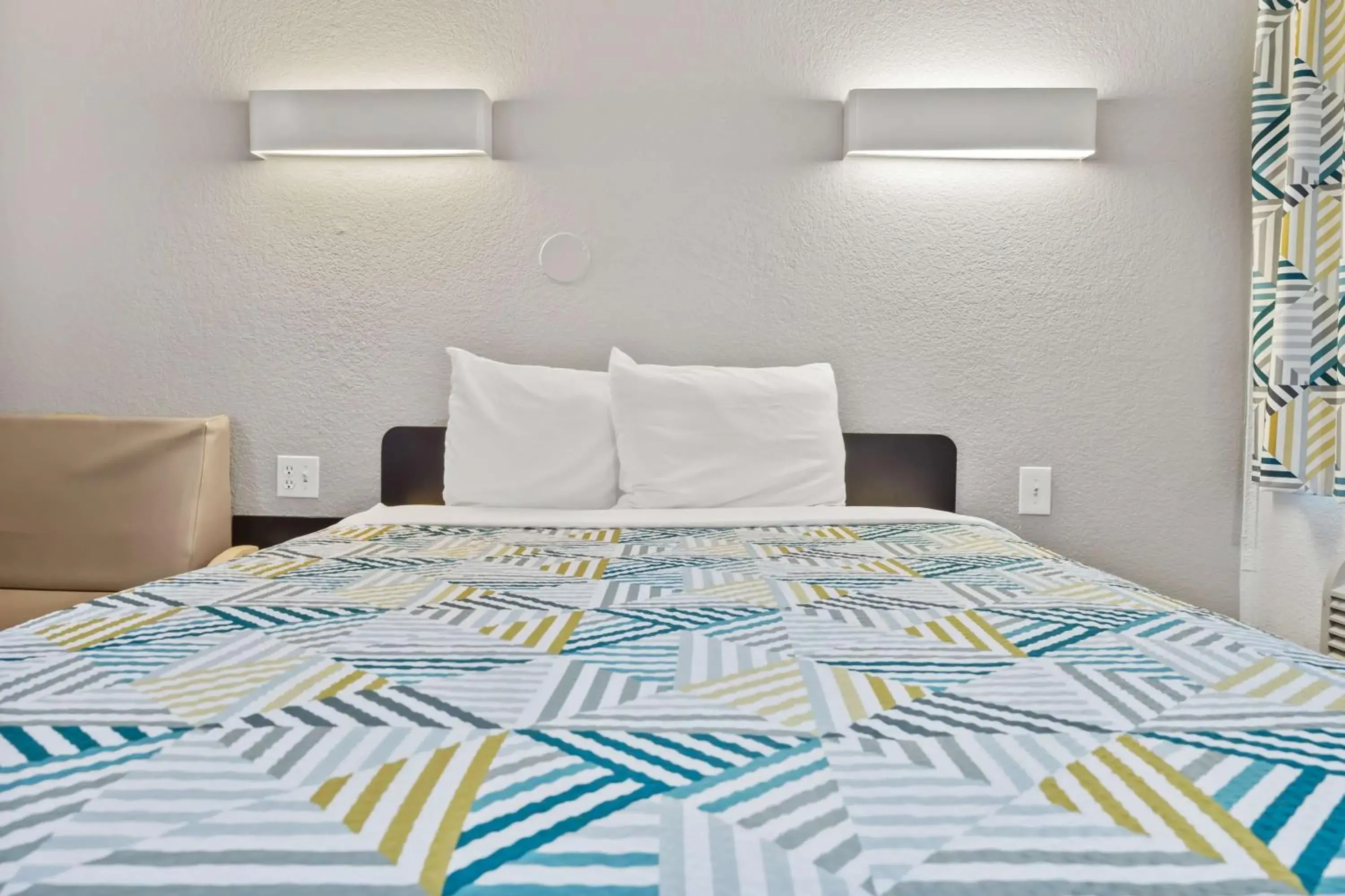 Bedroom, Bed in Motel 6-Ventura, CA - Beach Bedroom, Bed in Motel 6-Ventura, CA - Beach