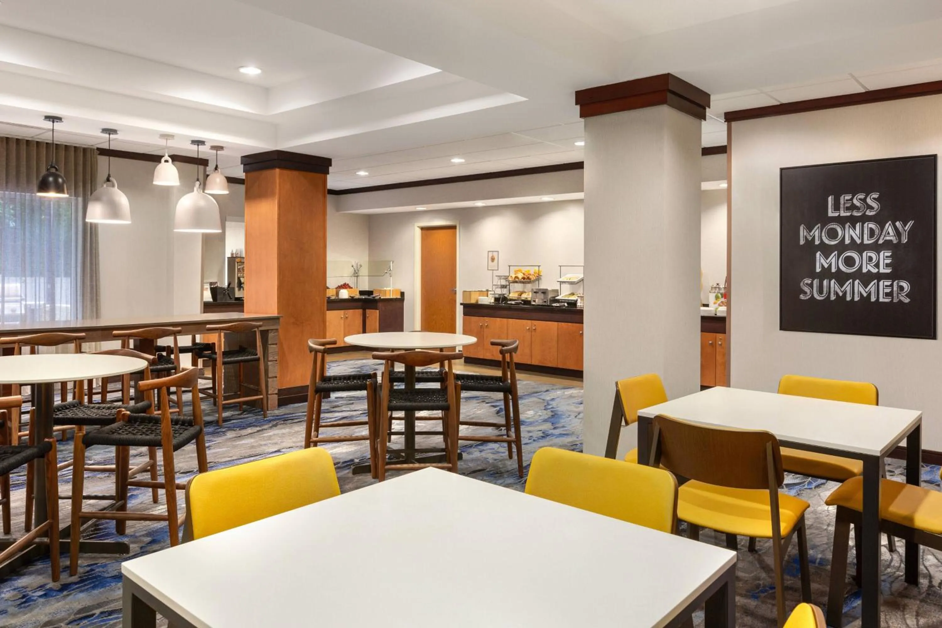 Restaurant/places to eat in Fairfield Inn & Suites Jacksonville West/Chaffee Point