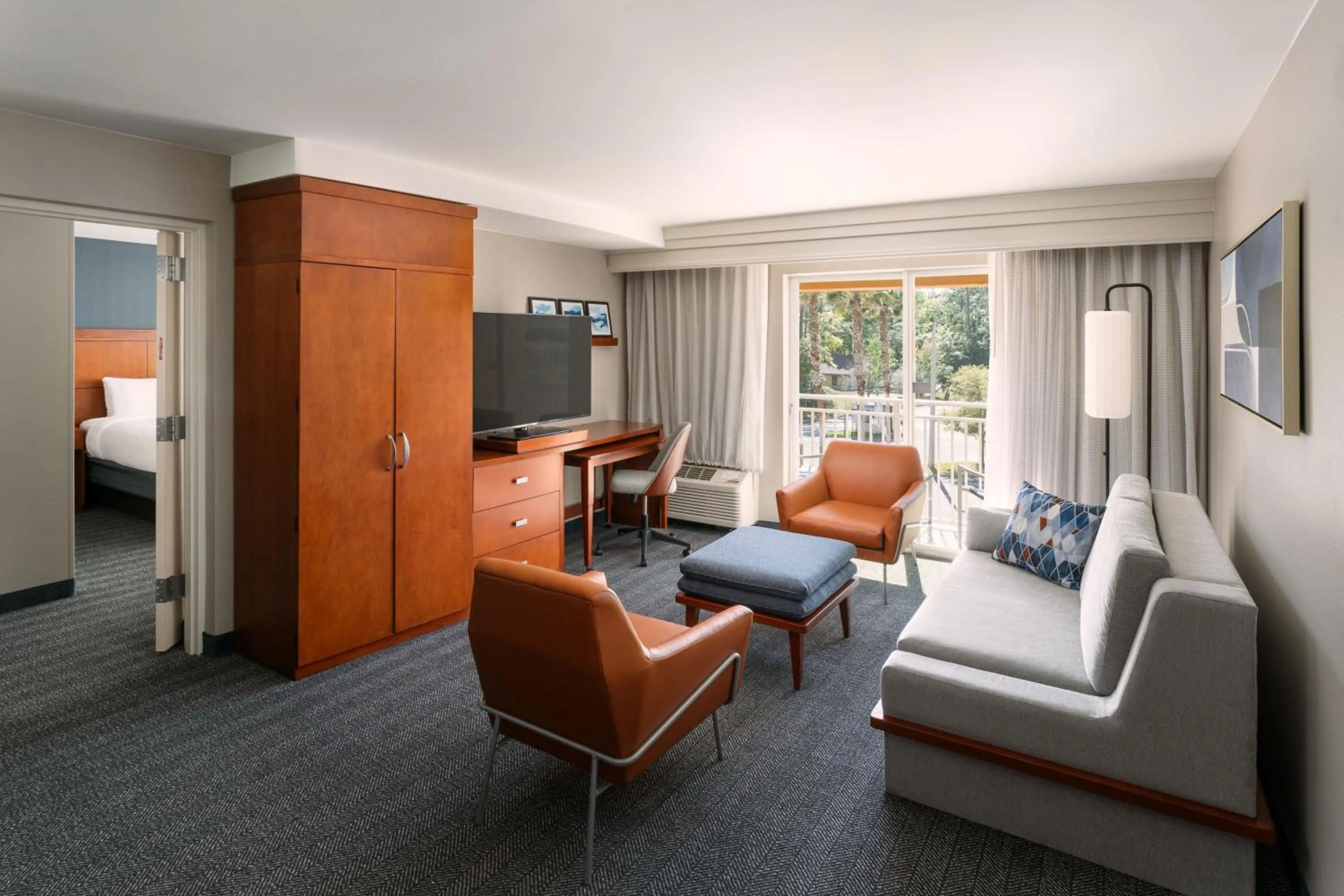 Living room, Bed in Courtyard Jacksonville Orange Park