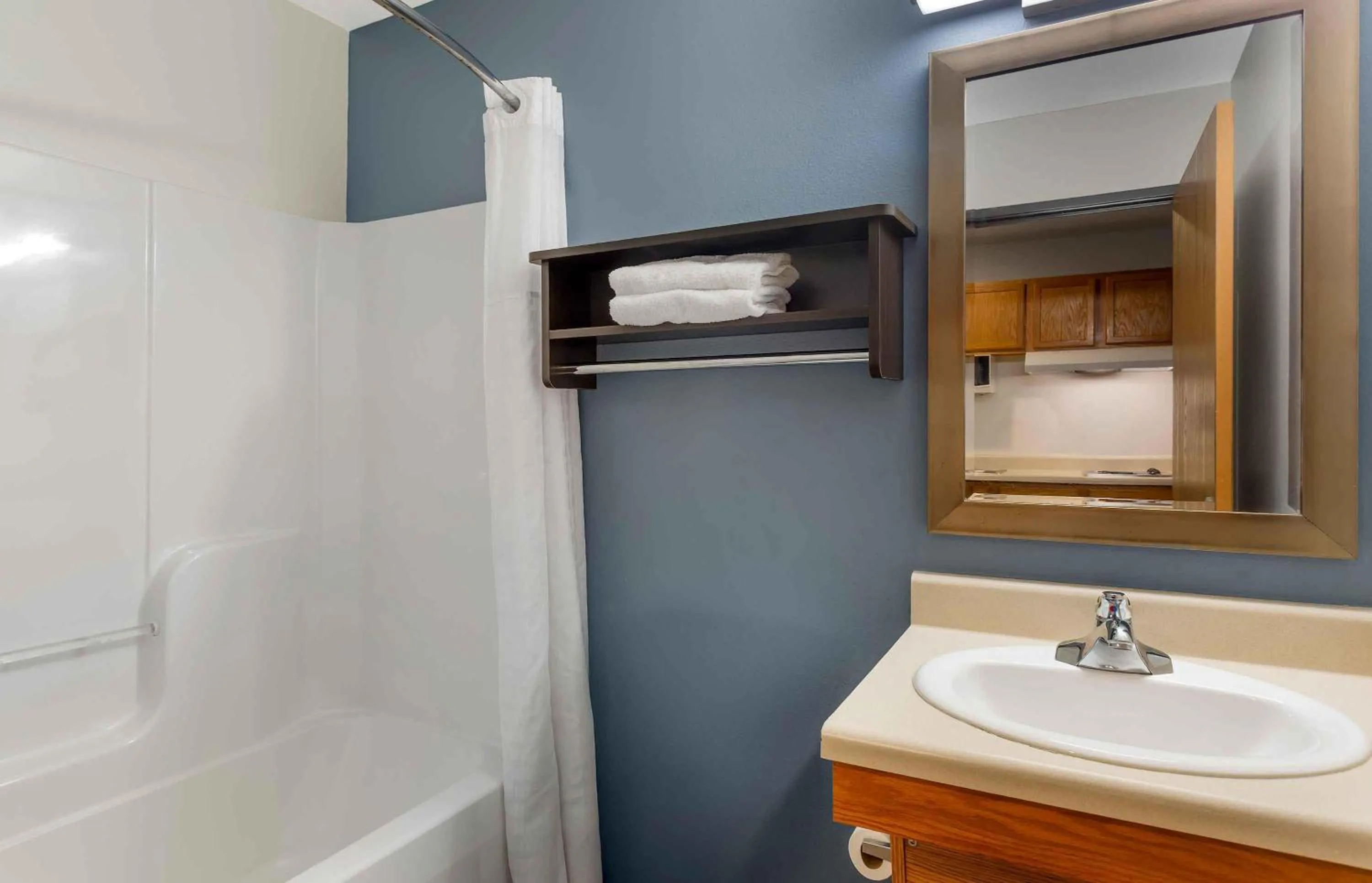Bathroom in Extended Stay America Select Suites - Fort Myers