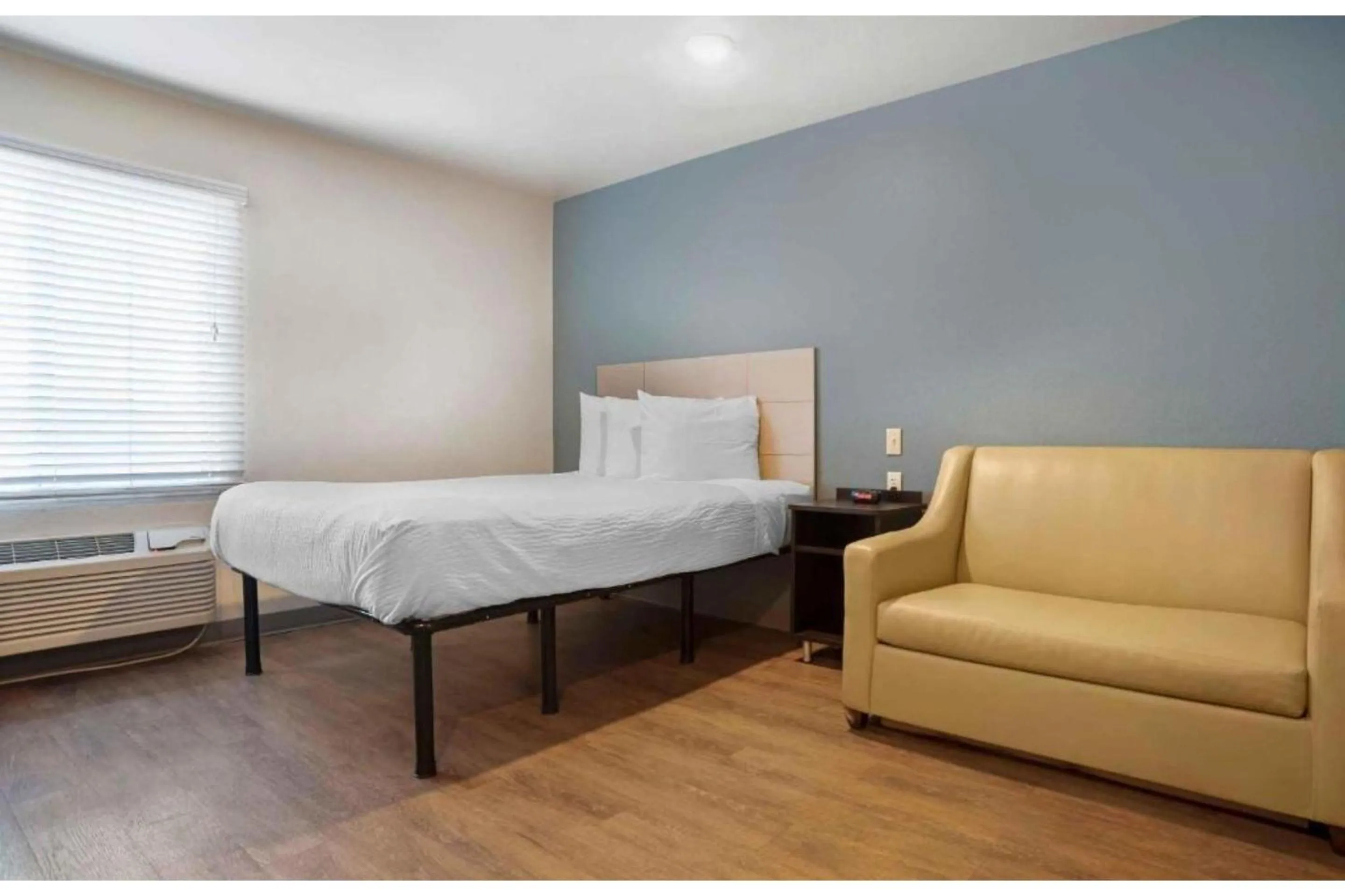 Bedroom, Bed in Studio 6 Extended Stay Fort Myers FL