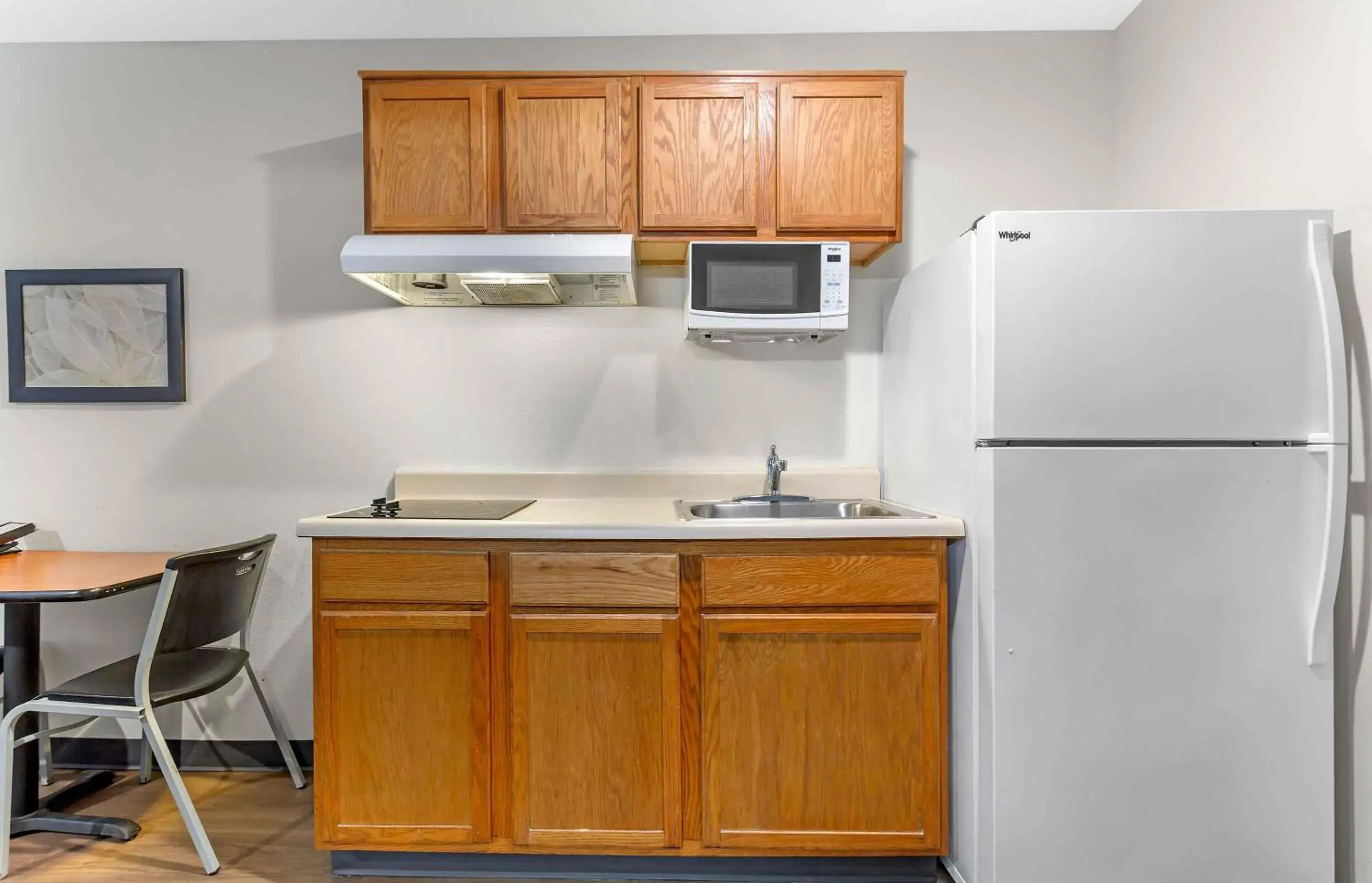 Kitchen or kitchenette in Extended Stay America Select Suites - Fort Myers Kitchen or kitchenette in Extended Stay America Select Suites - Fort Myers