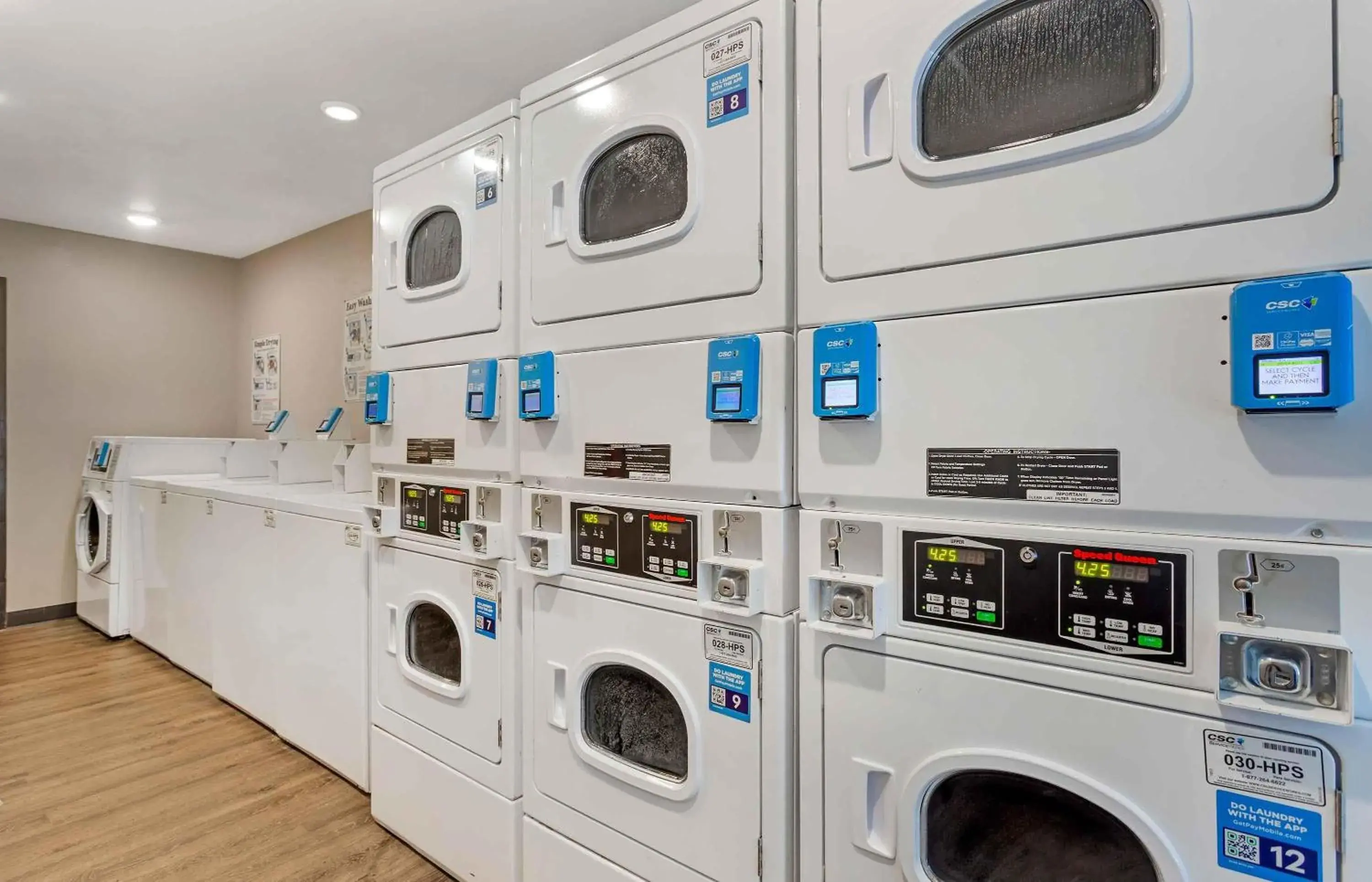 Property building in Extended Stay America Select Suites - Fort Myers Property building in Extended Stay America Select Suites - Fort Myers