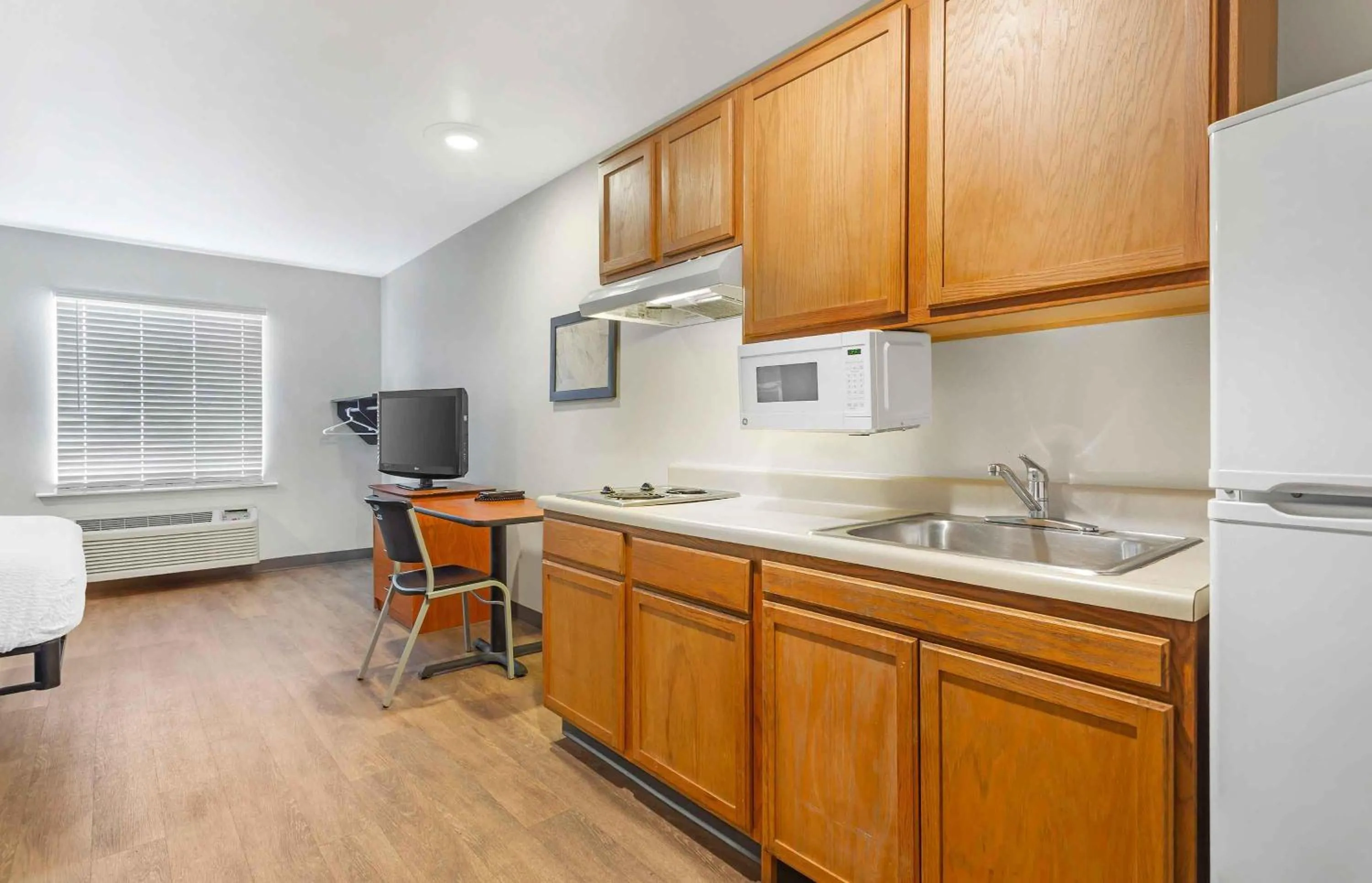 Bedroom in Extended Stay America Select Suites - Fort Myers