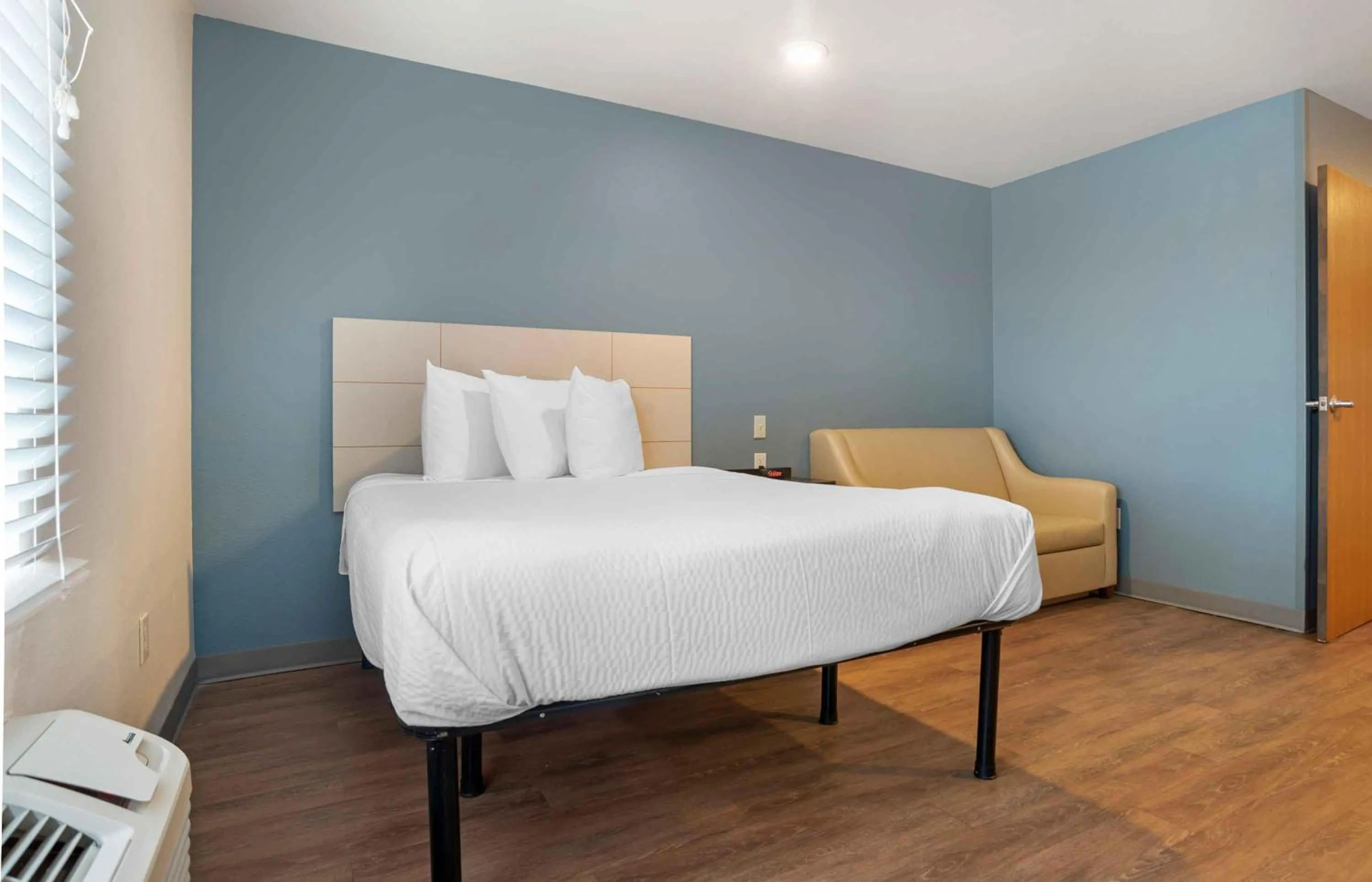 Bedroom, Bed in Extended Stay America Select Suites - Fort Myers