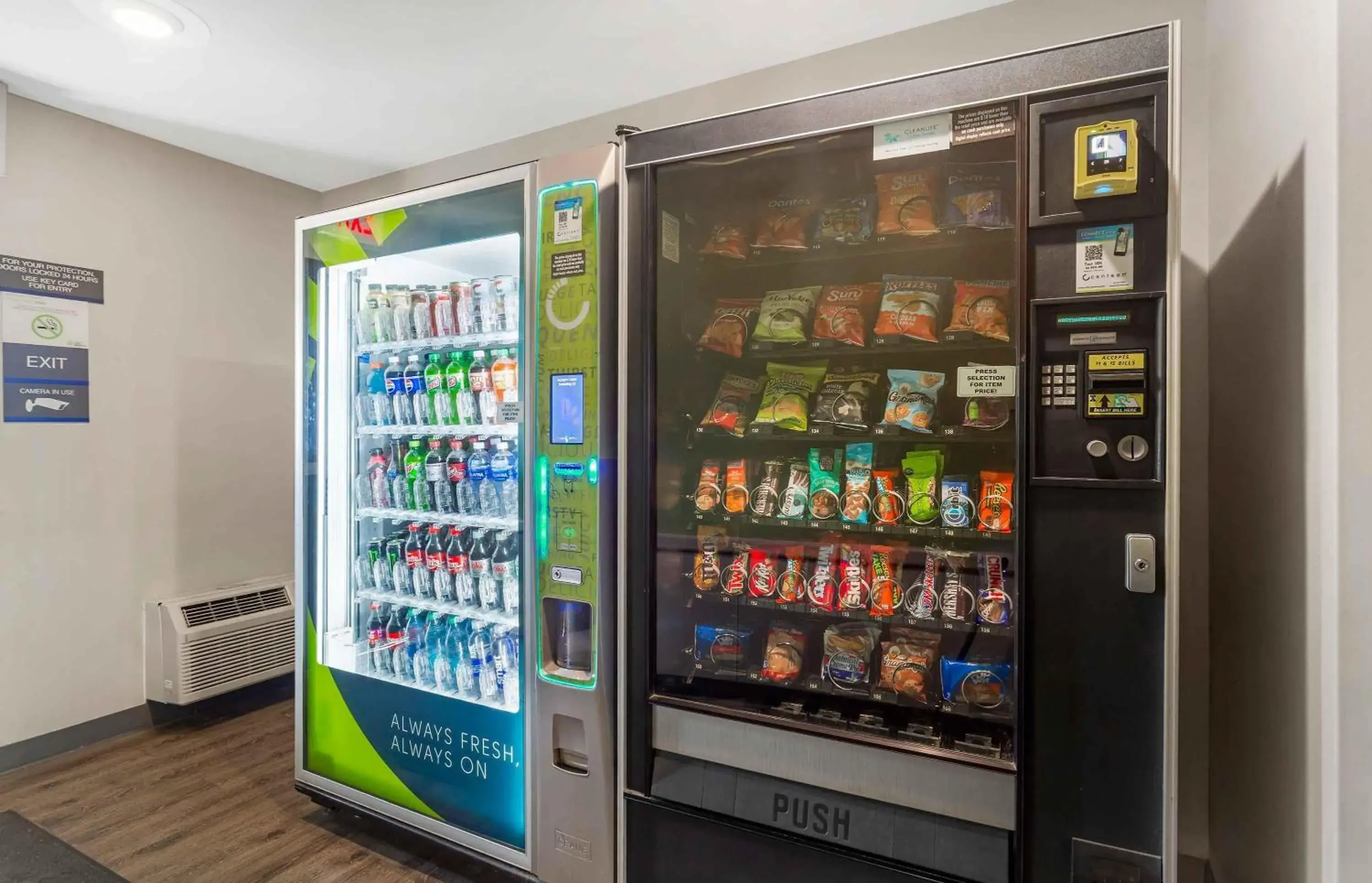 Property building in Extended Stay America Select Suites - Fort Myers Property building in Extended Stay America Select Suites - Fort Myers