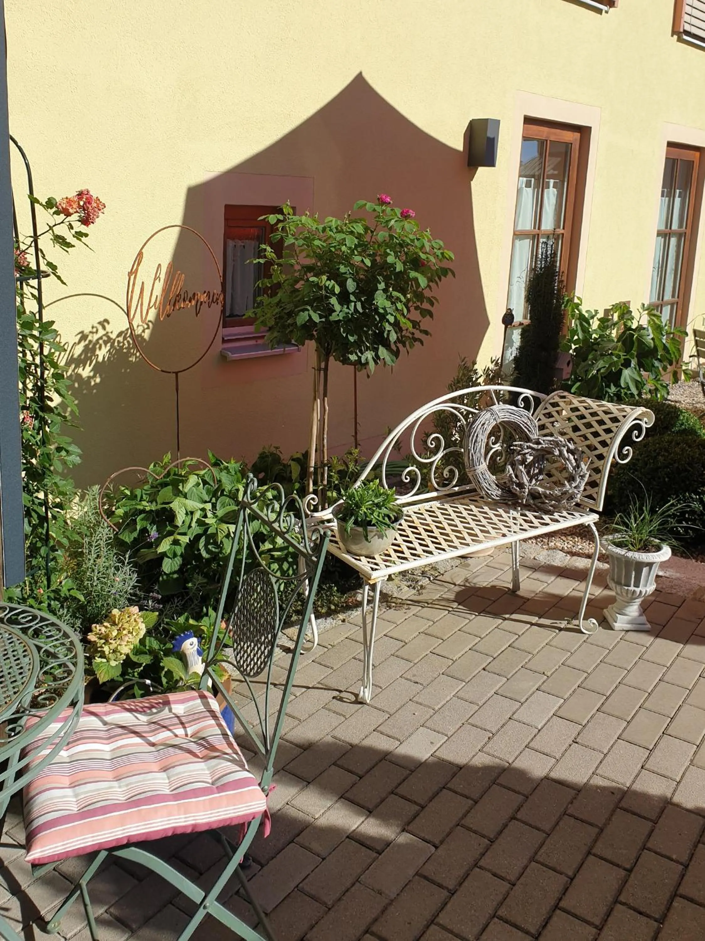 Facade/entrance in Hausner`s Hotel- Studio Apartments