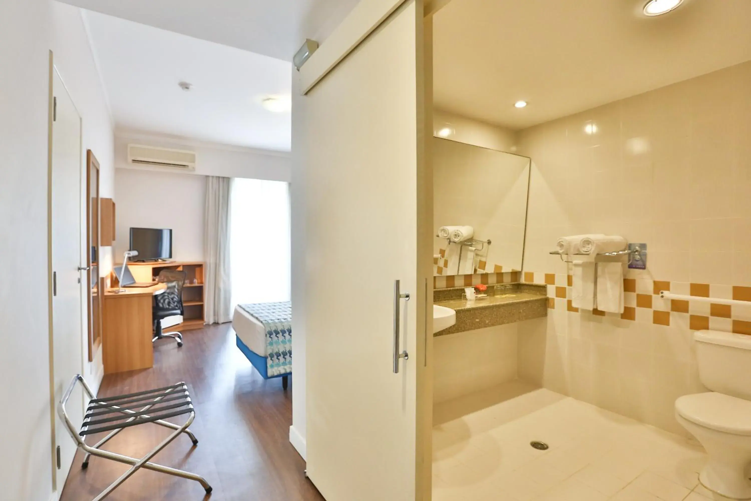 Bathroom in Comfort Ibirapuera Bathroom in Comfort Ibirapuera