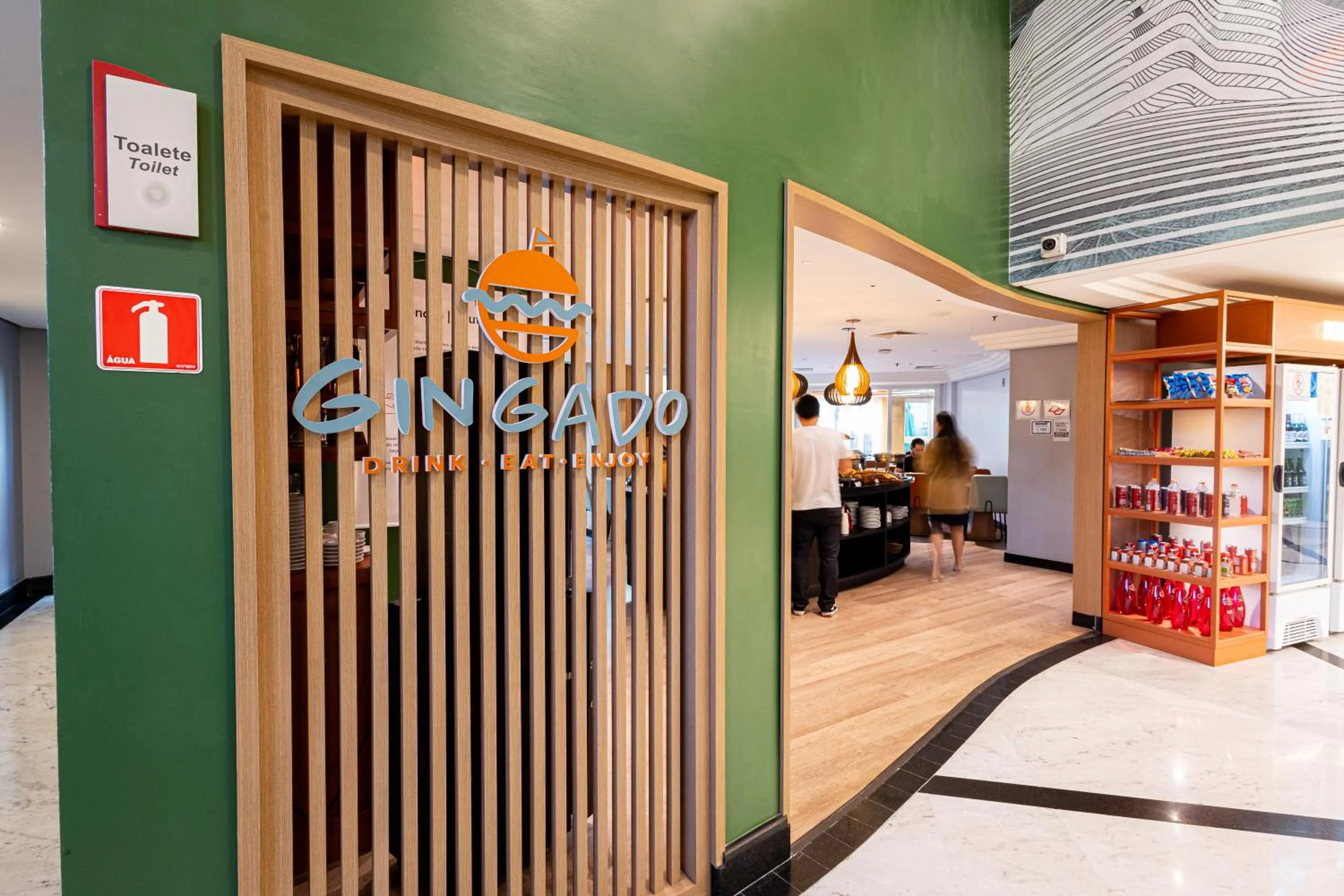 Restaurant/places to eat in Comfort Ibirapuera