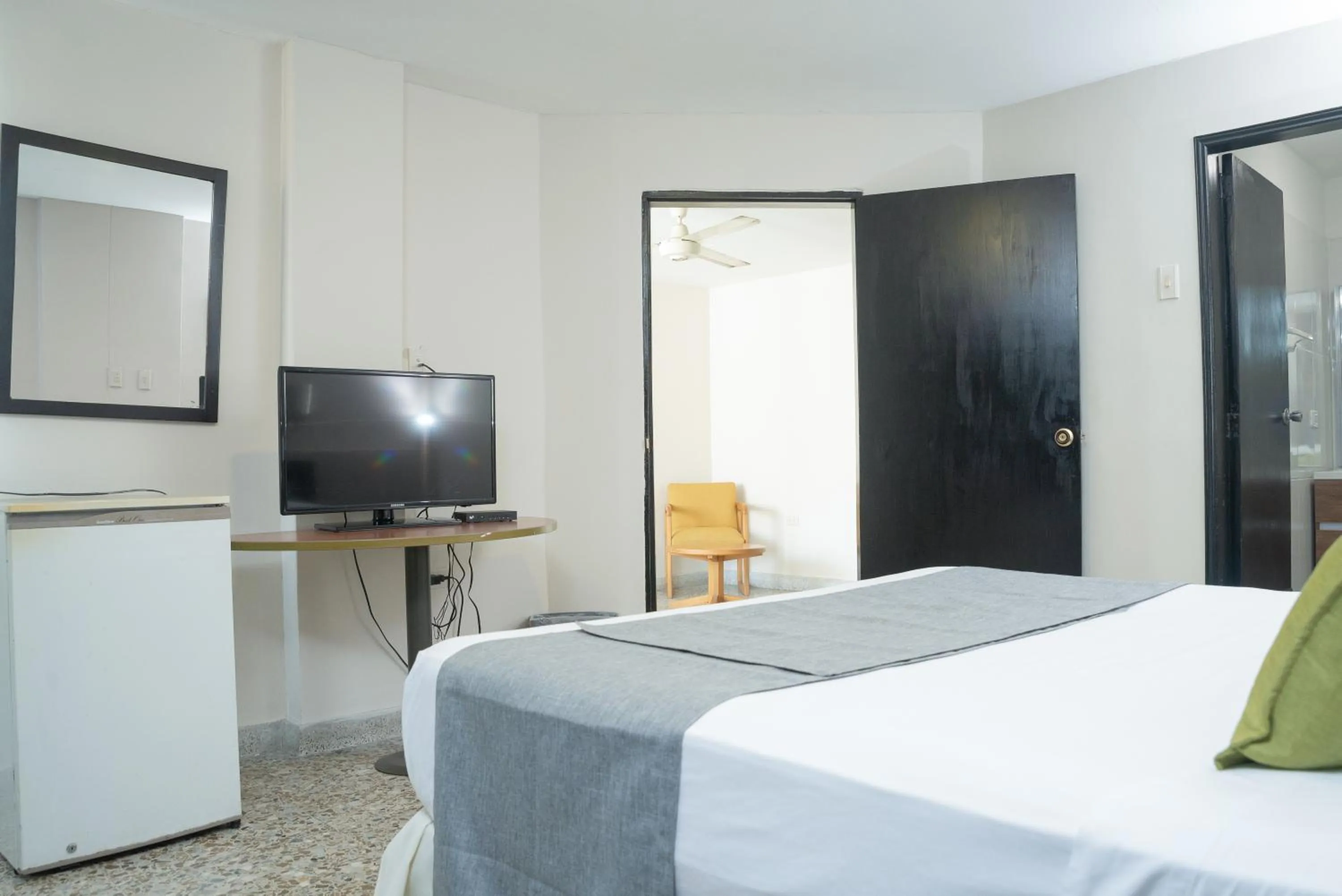 Evening entertainment, Bed in Ayenda 1313 Barahona 72