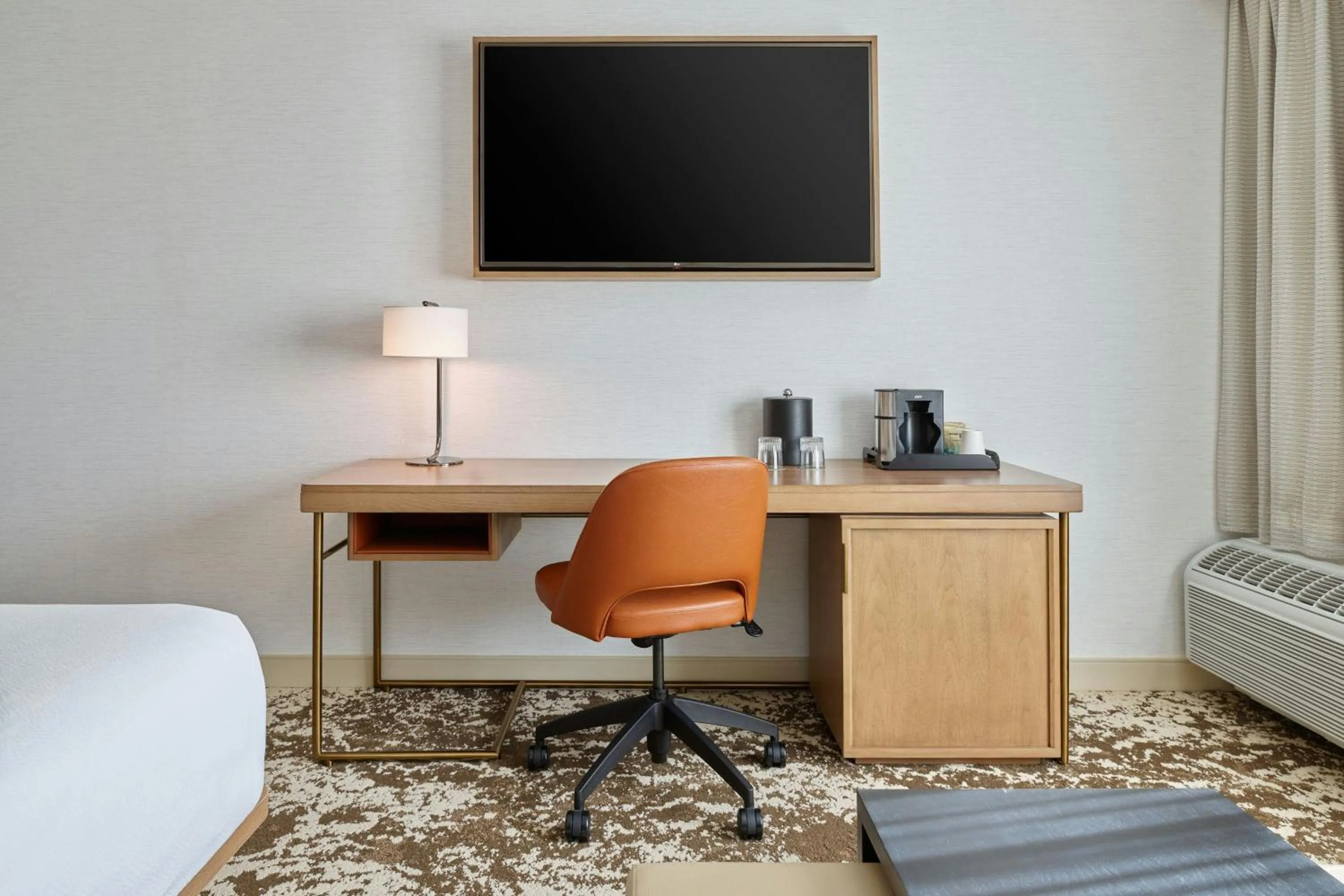 Photo of the whole room in Courtyard by Marriott Los Angeles Pasadena Old Town