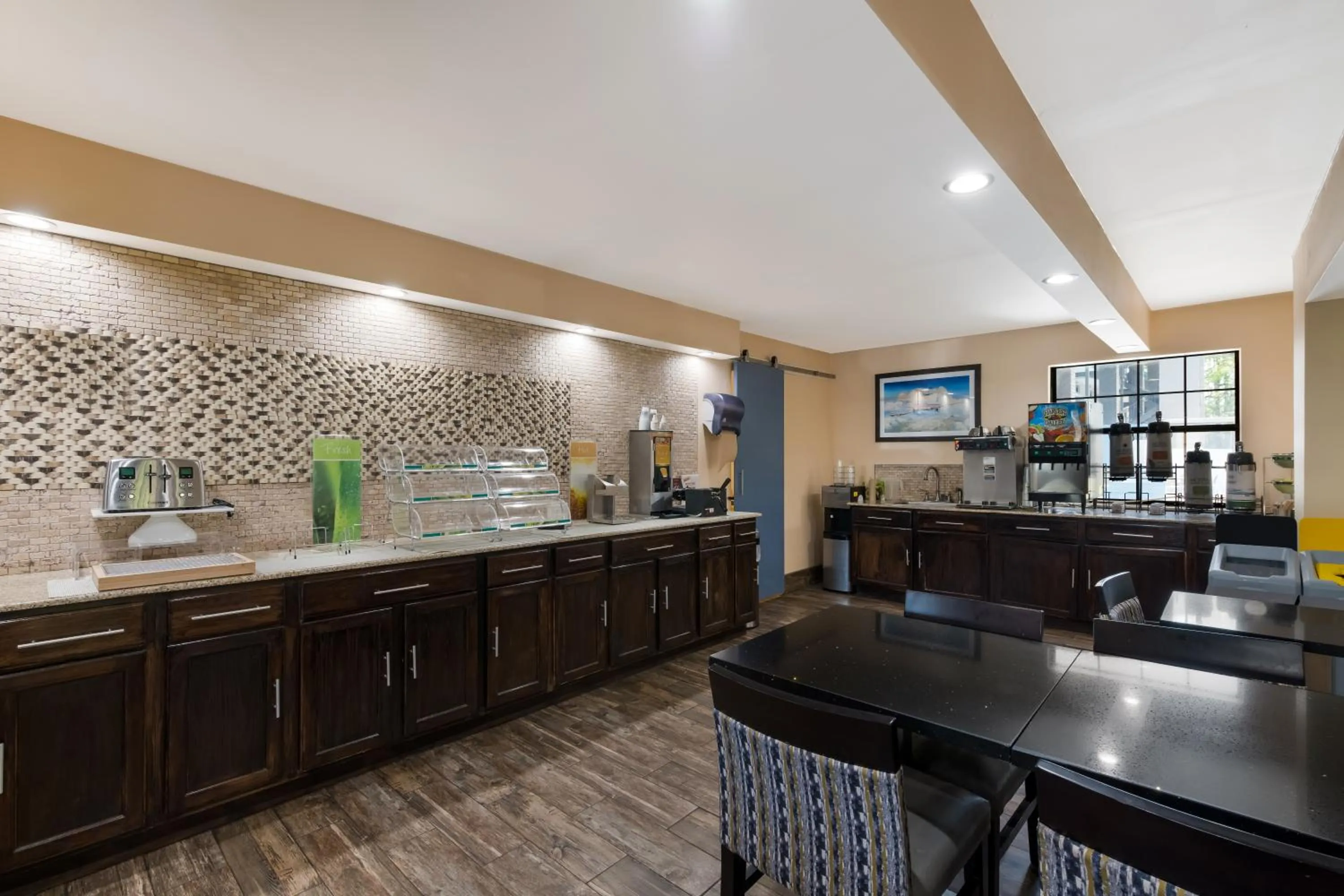 Breakfast in Quality Inn & Suites Airport