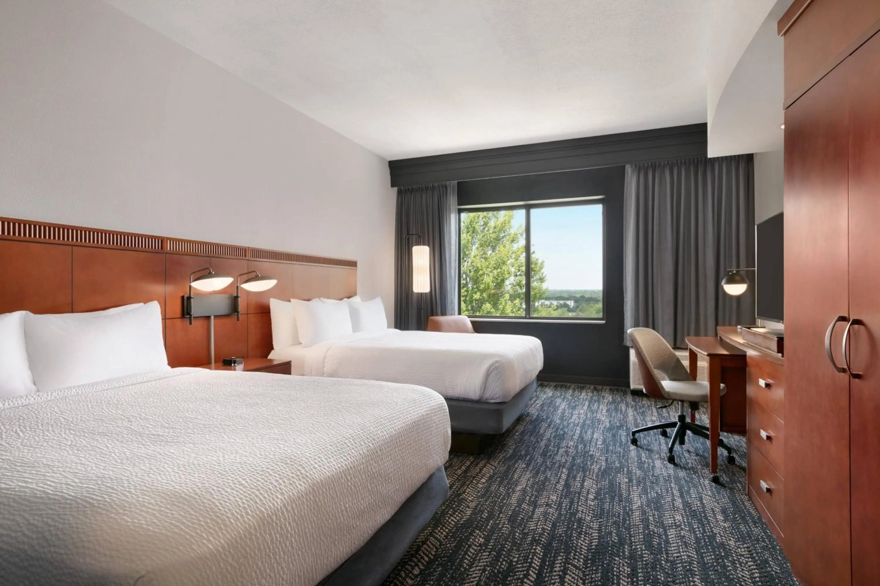 Photo of the whole room, Bed in Courtyard Lancaster