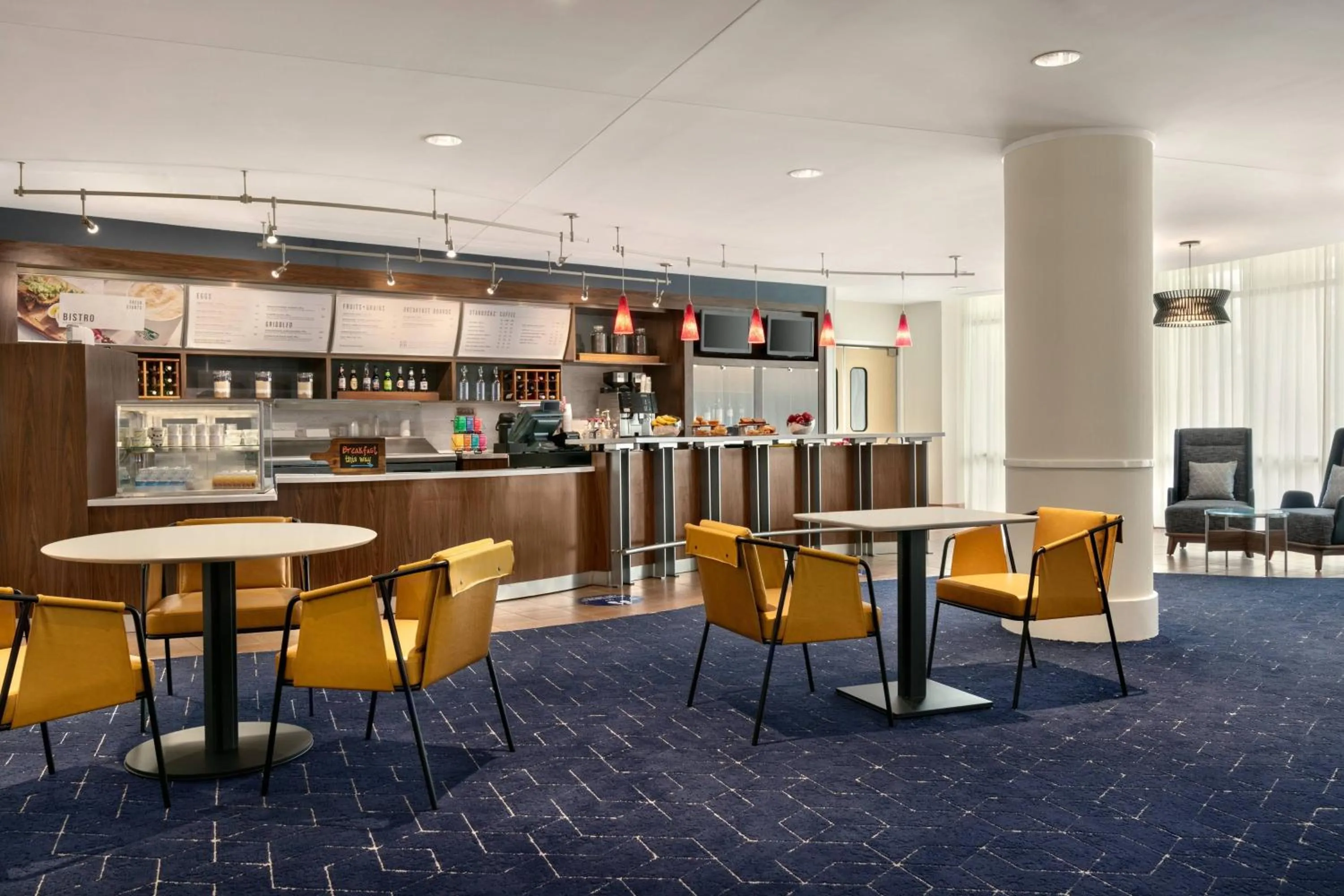 Restaurant/places to eat in Courtyard Lancaster