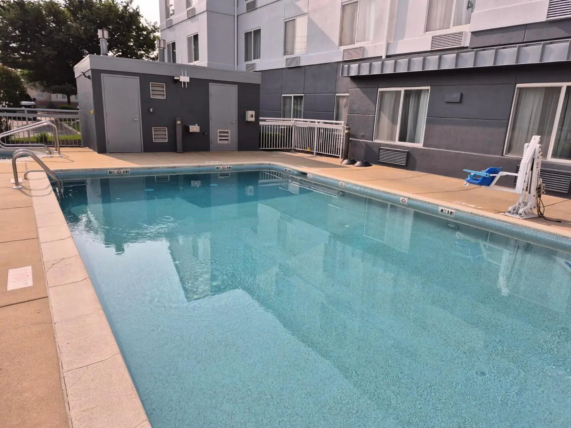 Swimming pool in Spark by Hilton Lancaster Swimming pool in Spark by Hilton Lancaster