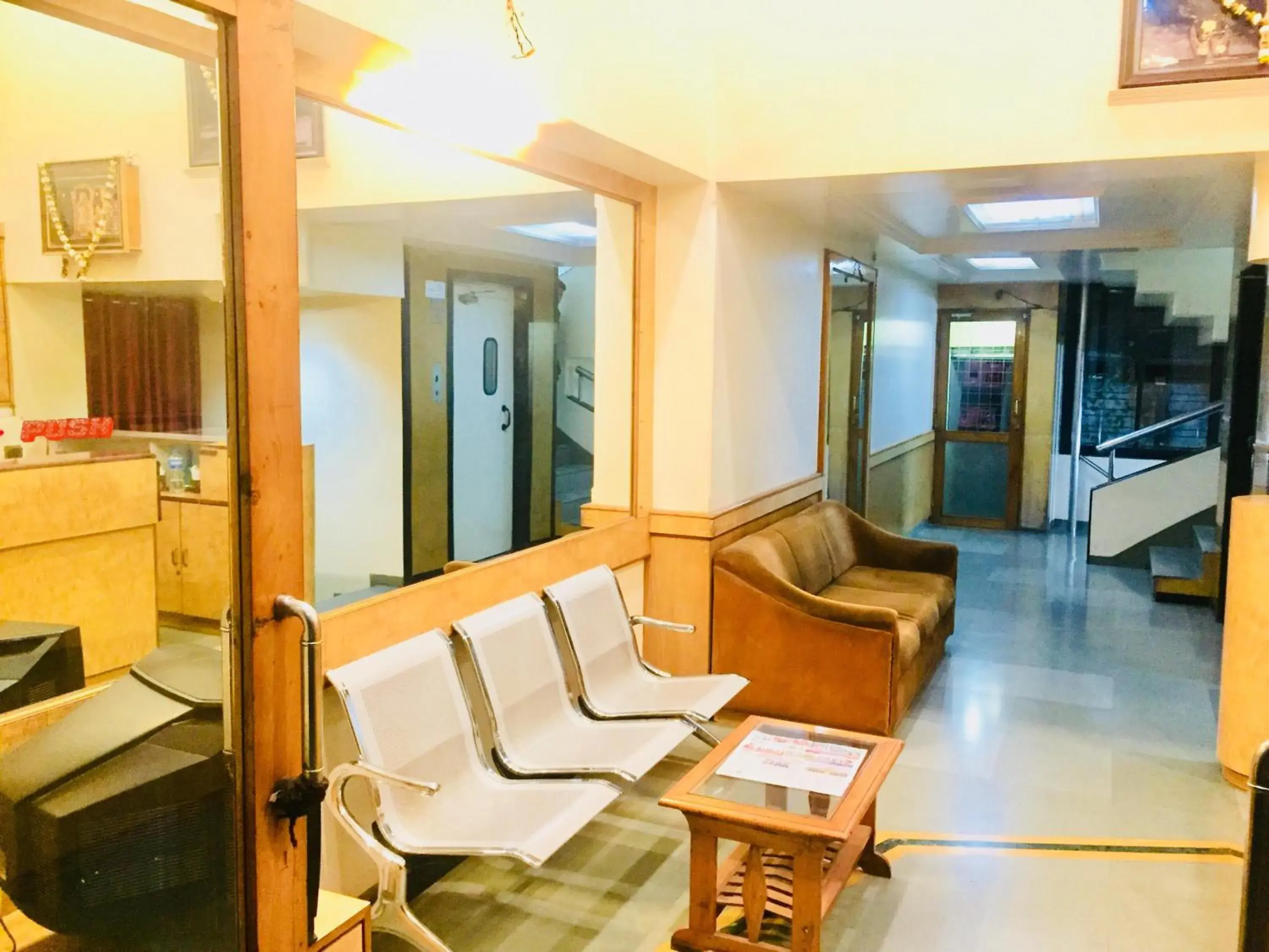 Hotel New Uttam Hira Palace Hotel New Uttam Hira Palace