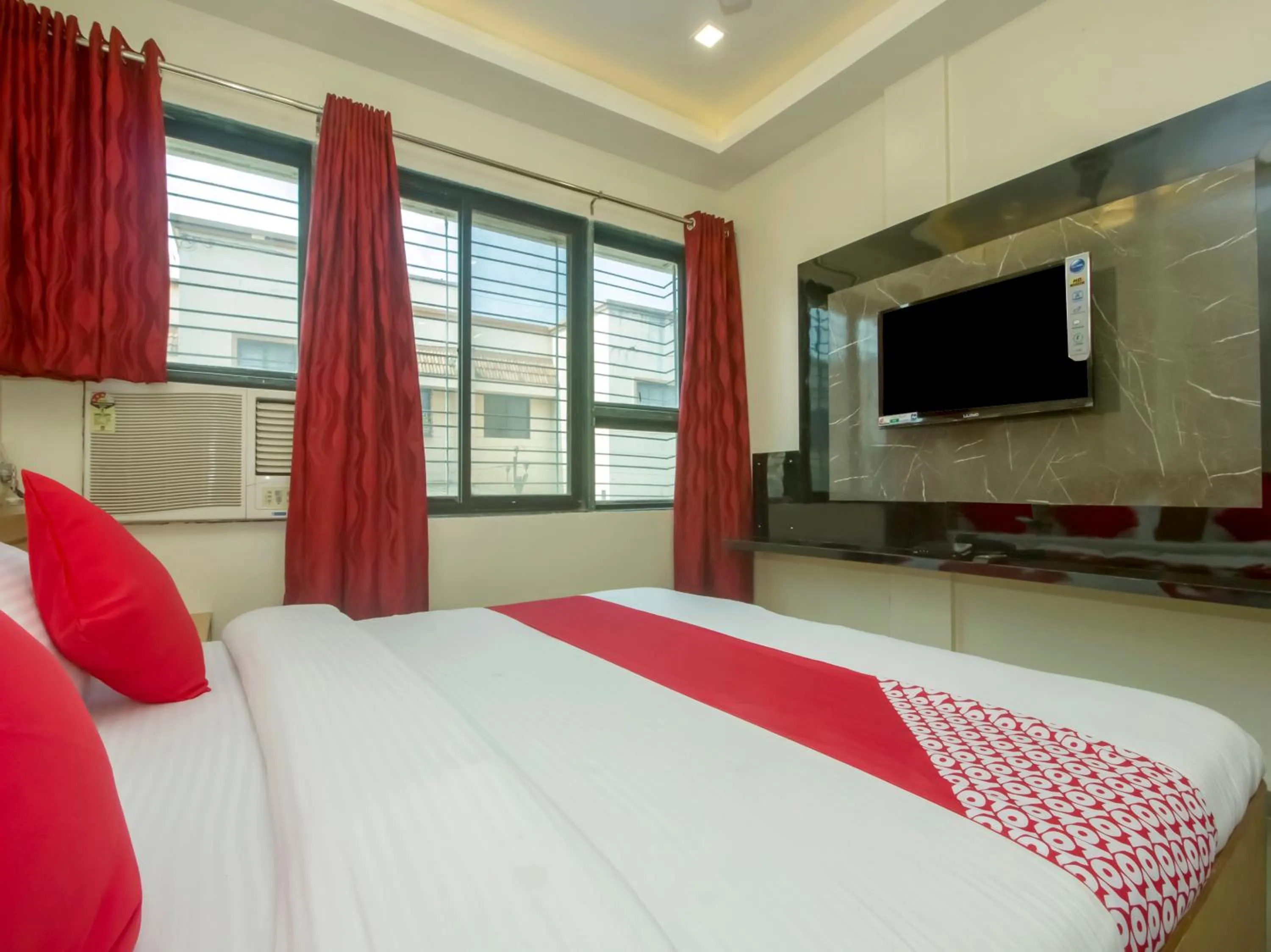 Bed in Hotel New Uttam Hira Palace