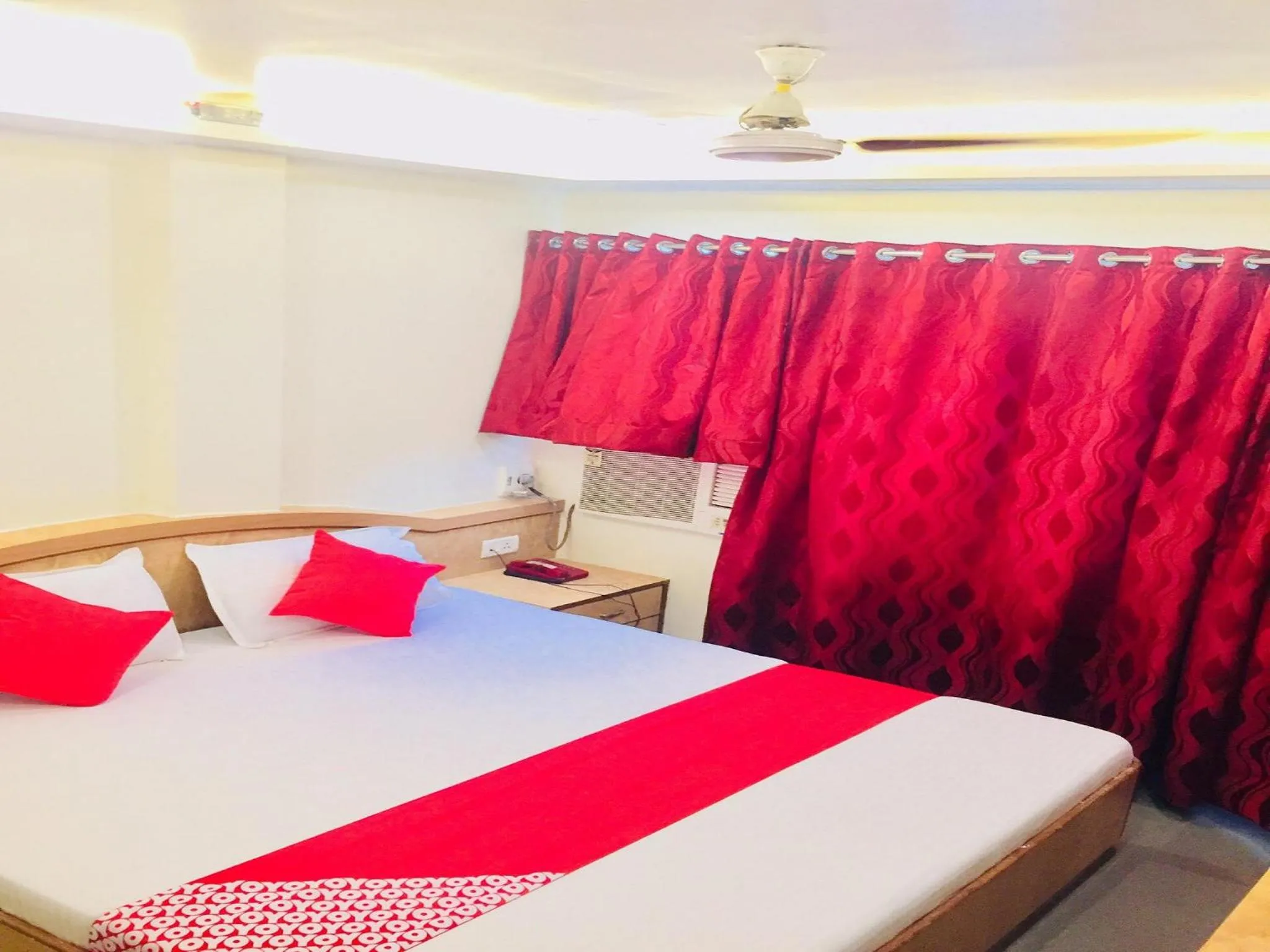 Bed in Hotel New Uttam Hira Palace