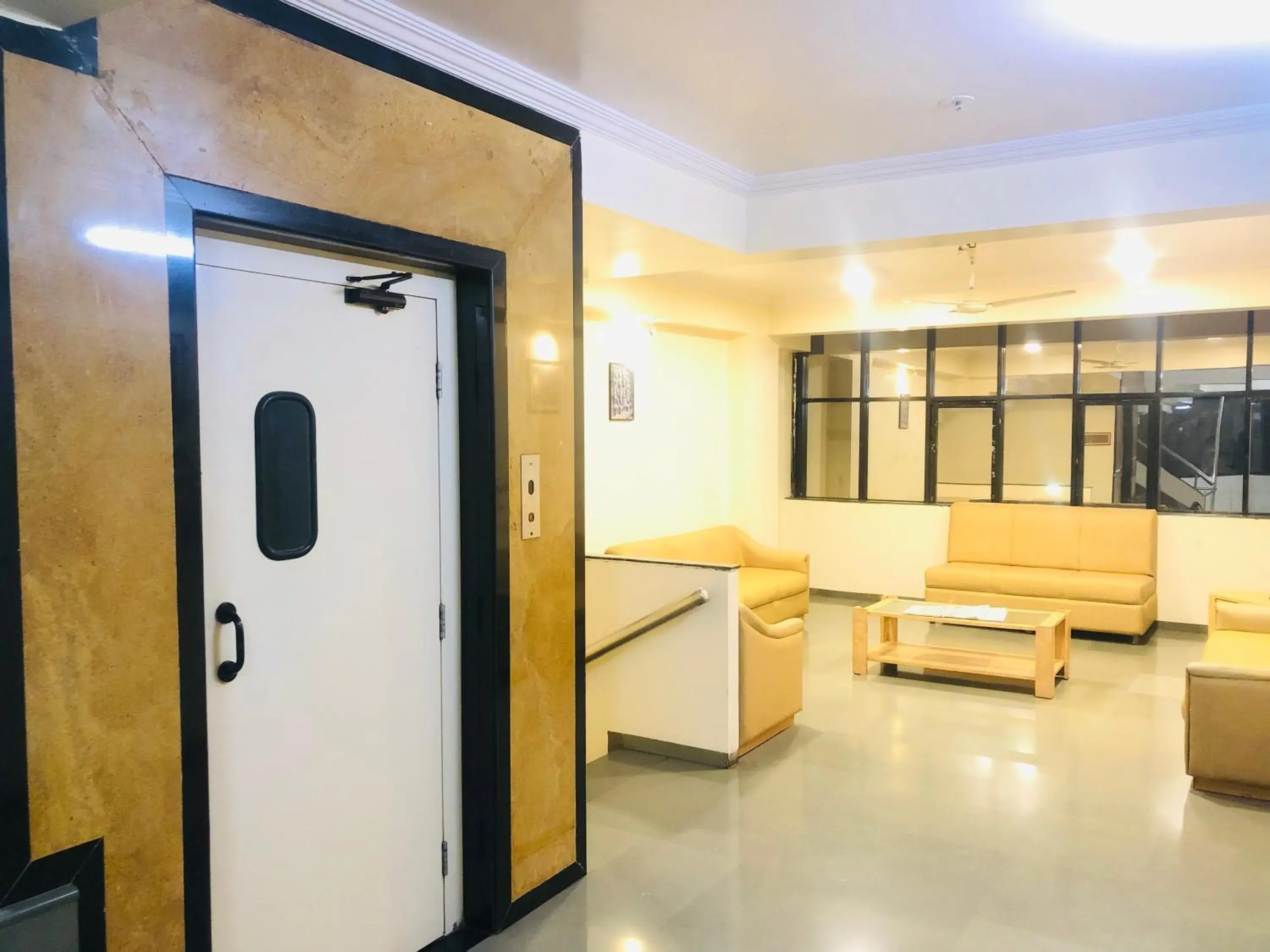 Hotel New Uttam Hira Palace Hotel New Uttam Hira Palace