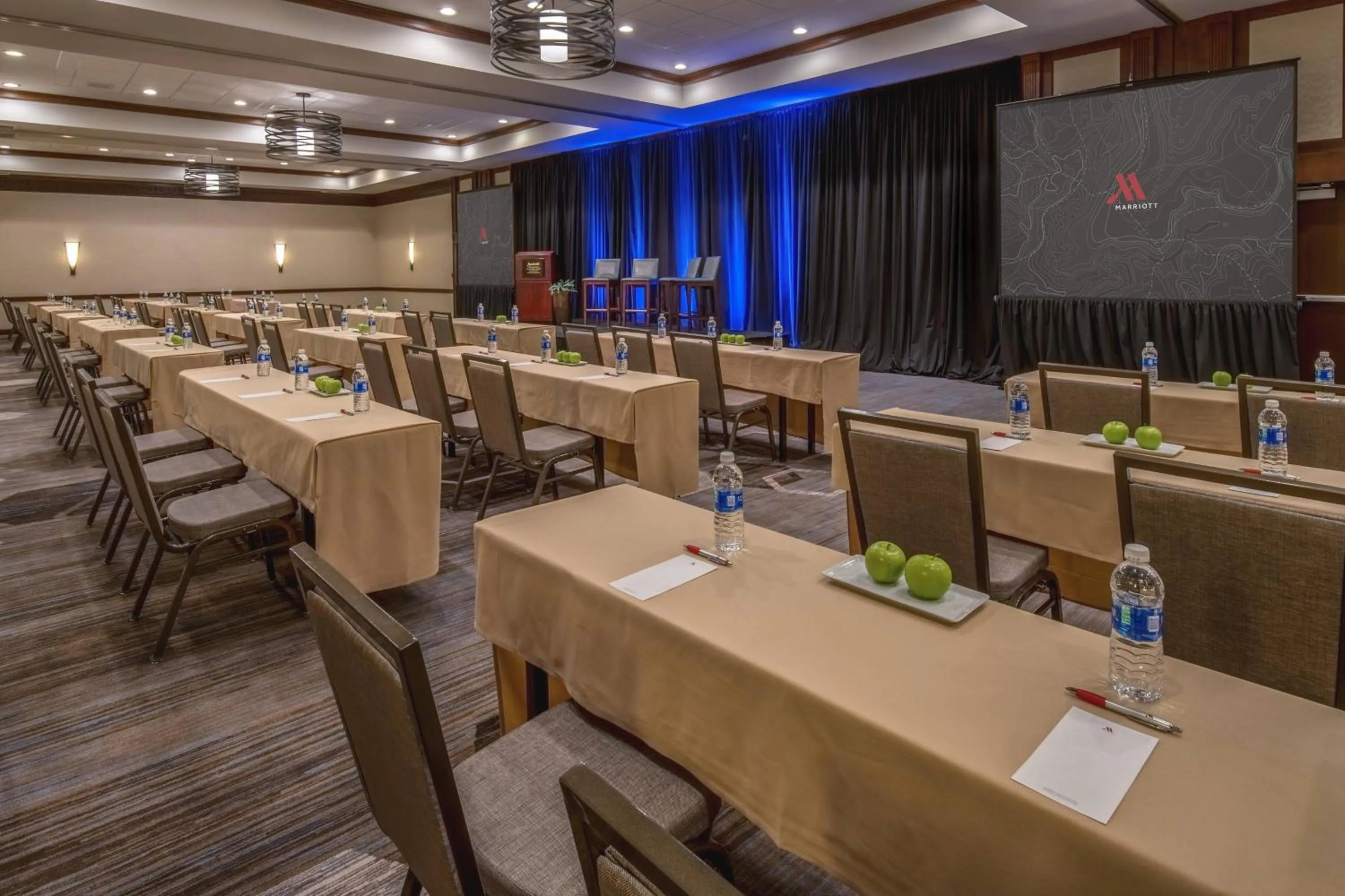 Meeting/conference room in Fullerton Marriott at California State University