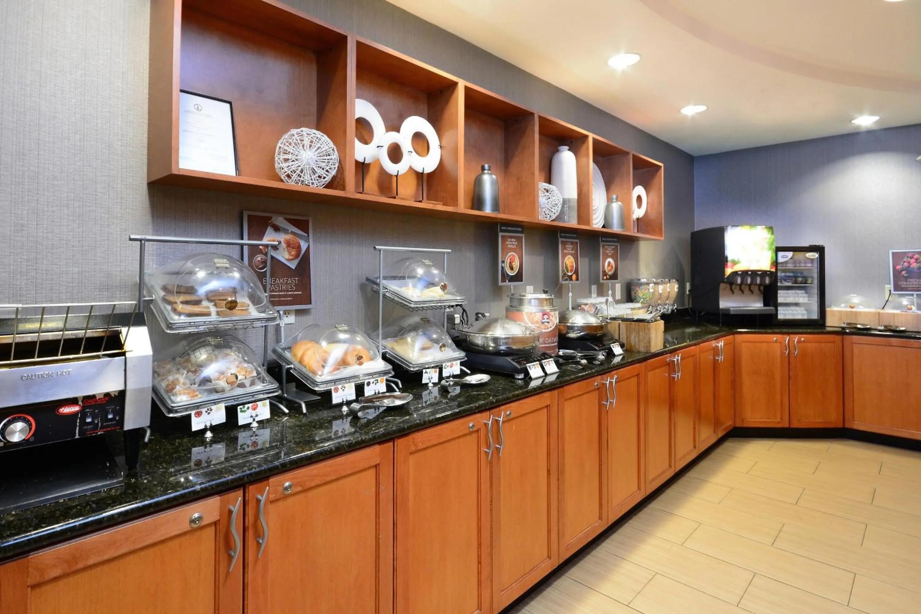 Breakfast in SpringHill Suites by Marriott Lynchburg Airport/University Area