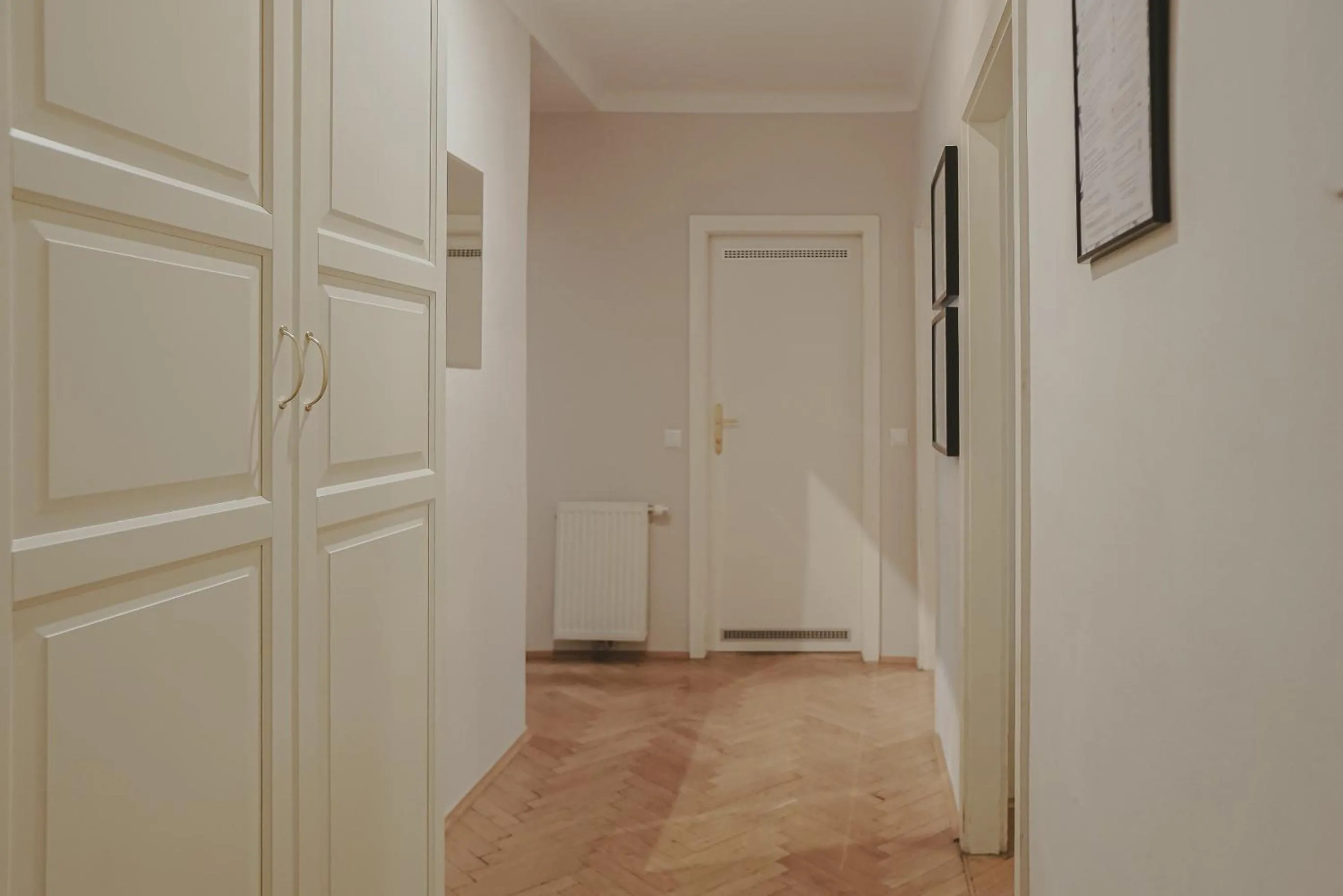 wardrobe in HeyMi Apartments Schwedenplatz