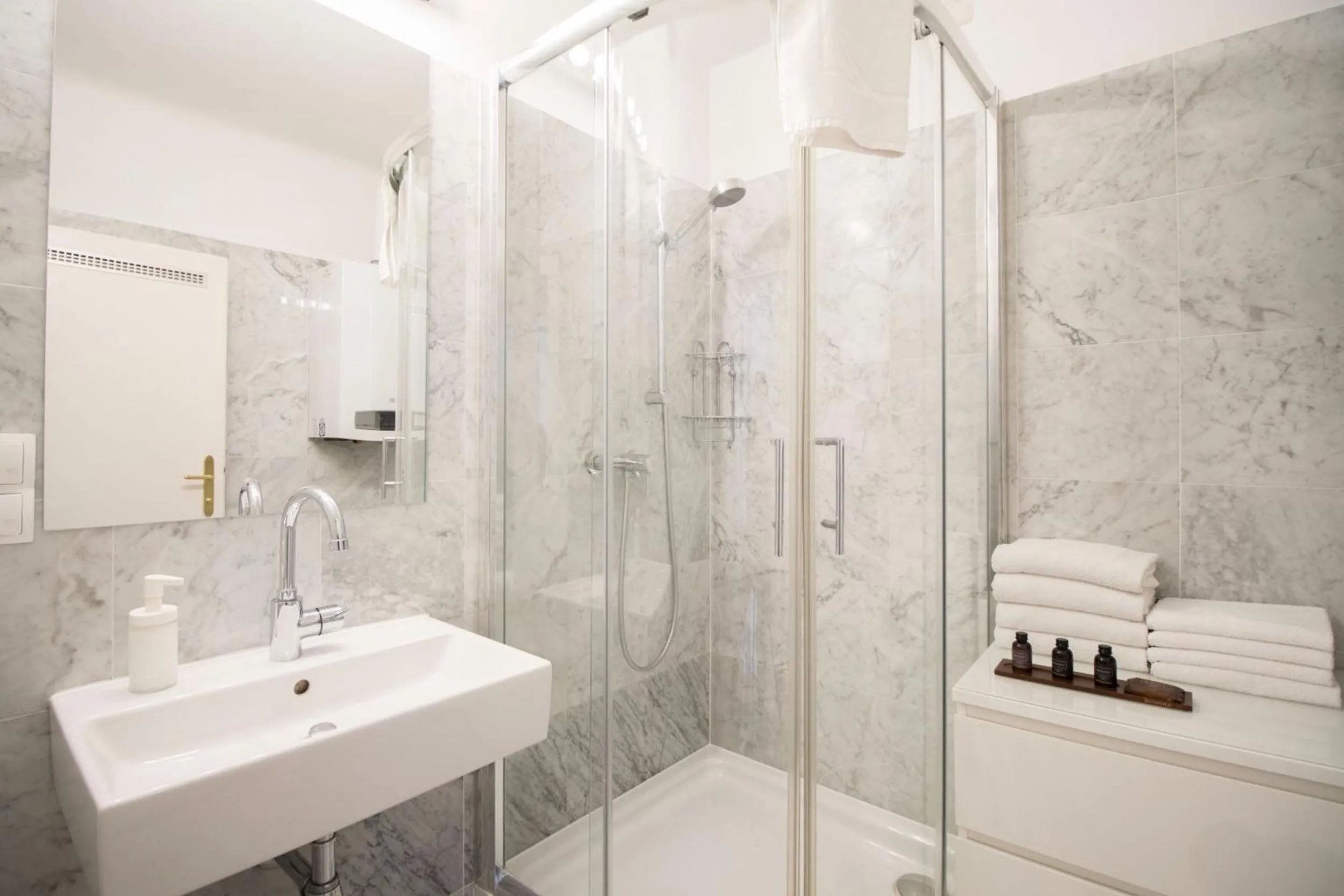 Bathroom in HeyMi Apartments Schwedenplatz