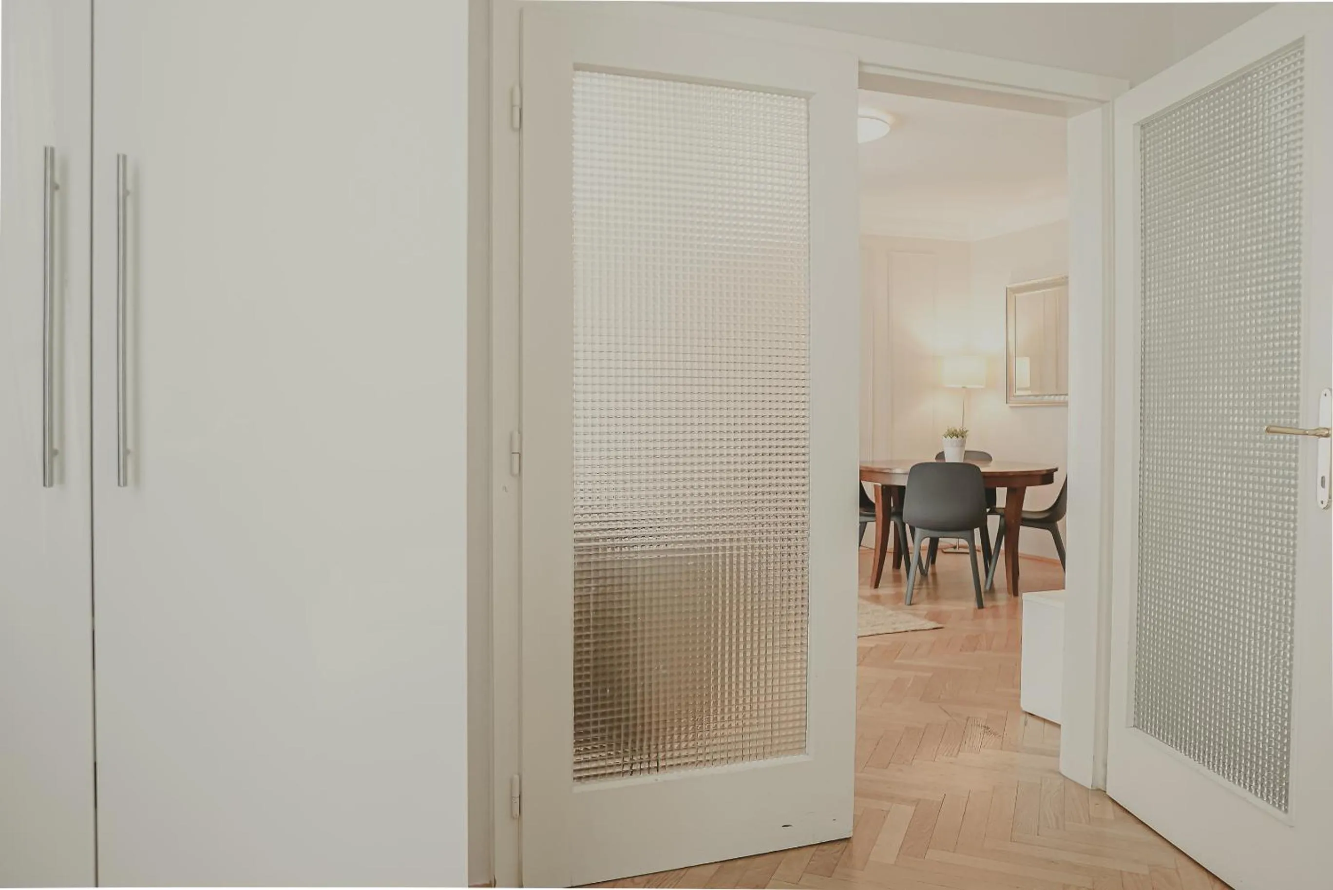 Dining area in HeyMi Apartments Schwedenplatz