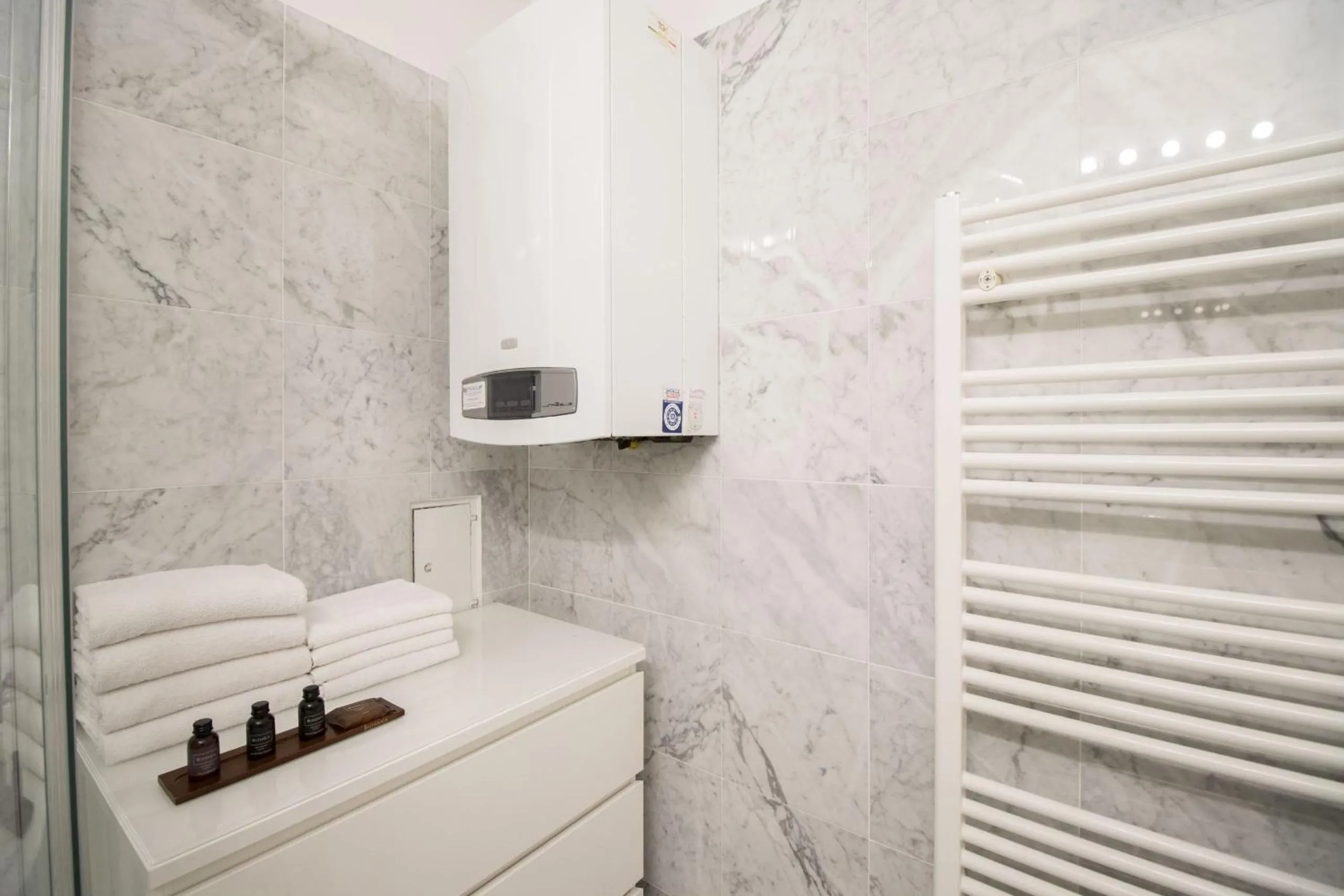 Two-Bedroom Apartment in HeyMi Apartments Schwedenplatz