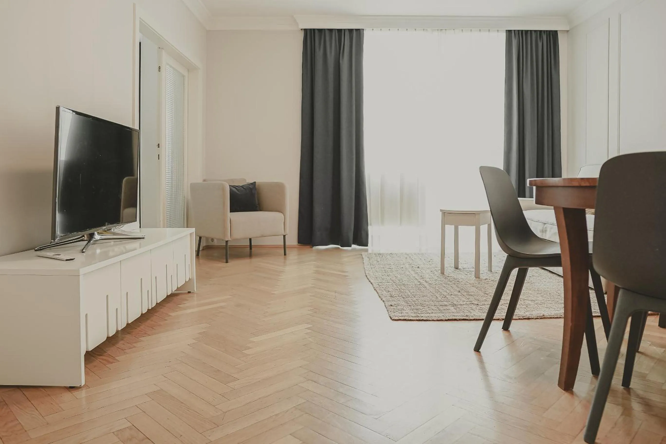 TV and multimedia in HeyMi Apartments Schwedenplatz