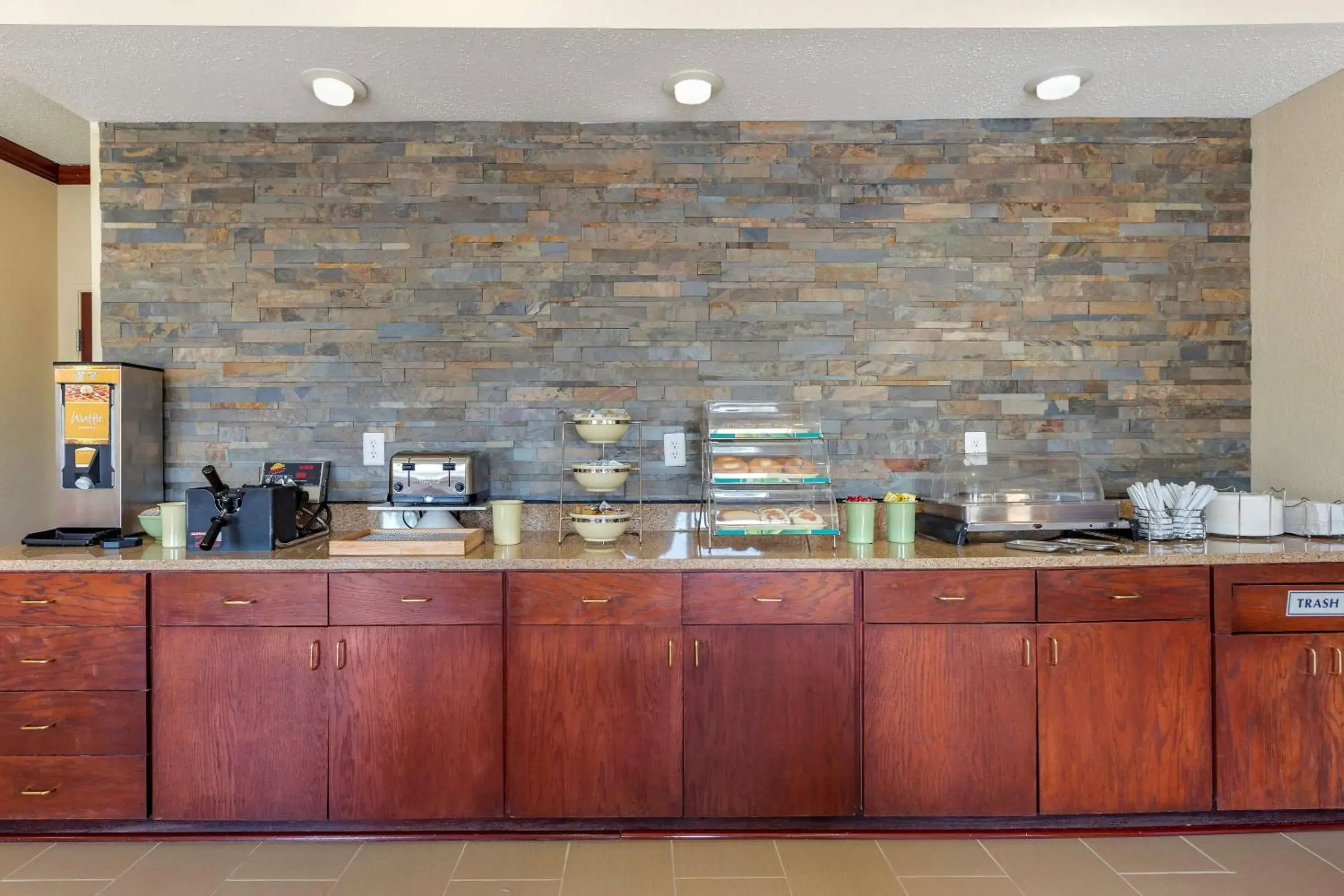 Restaurant/places to eat in Quality Inn & Suites Restaurant/places to eat in Quality Inn & Suites