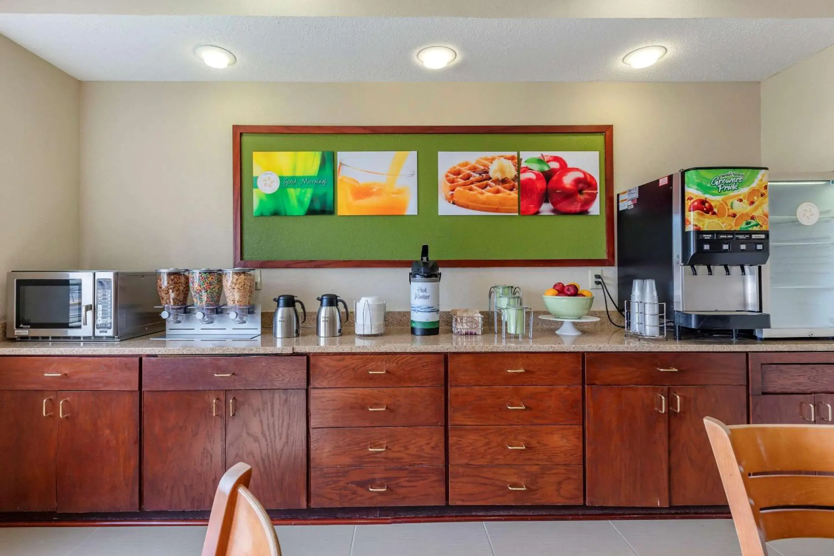 Restaurant/places to eat in Quality Inn & Suites Restaurant/places to eat in Quality Inn & Suites