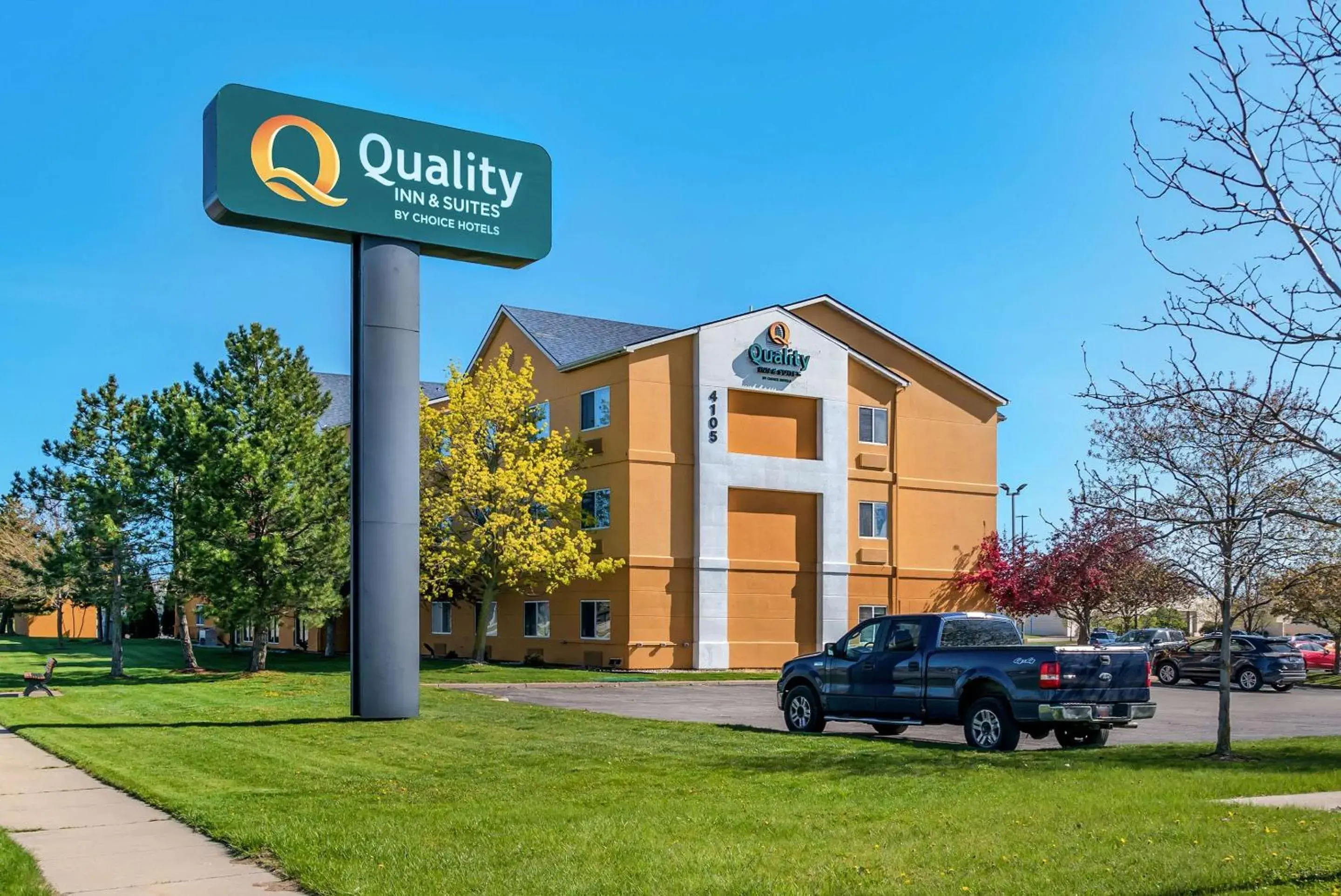 Property building in Quality Inn & Suites Property building in Quality Inn & Suites