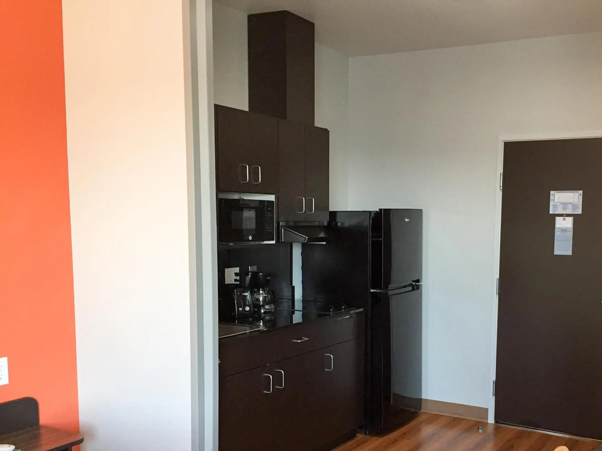 Kitchen or kitchenette in Motel 6-Midland, TX