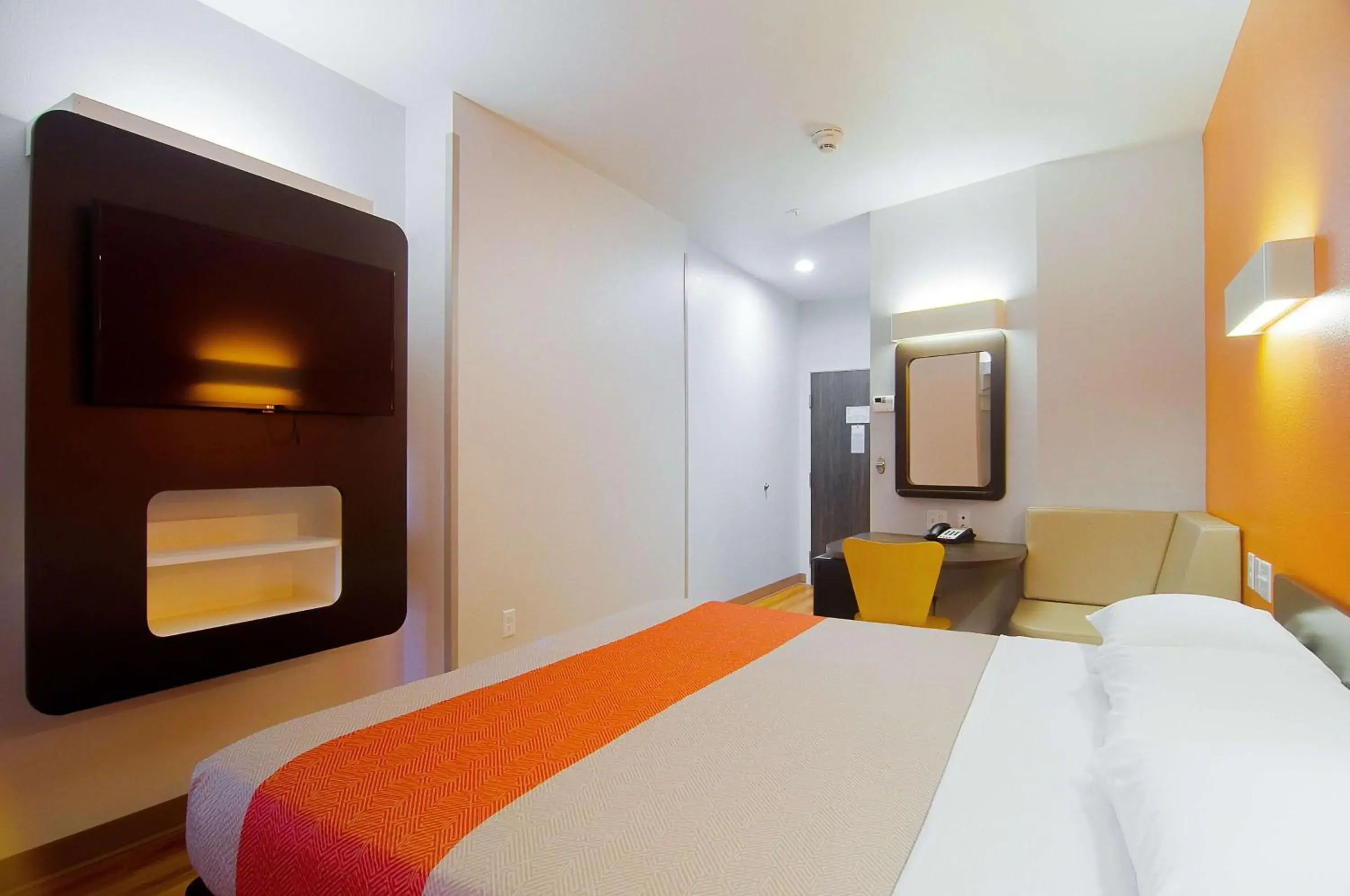 King Room - Disability Access - Non-Smoking in Motel 6-Midland, TX King Room - Disability Access - Non-Smoking in Motel 6-Midland, TX