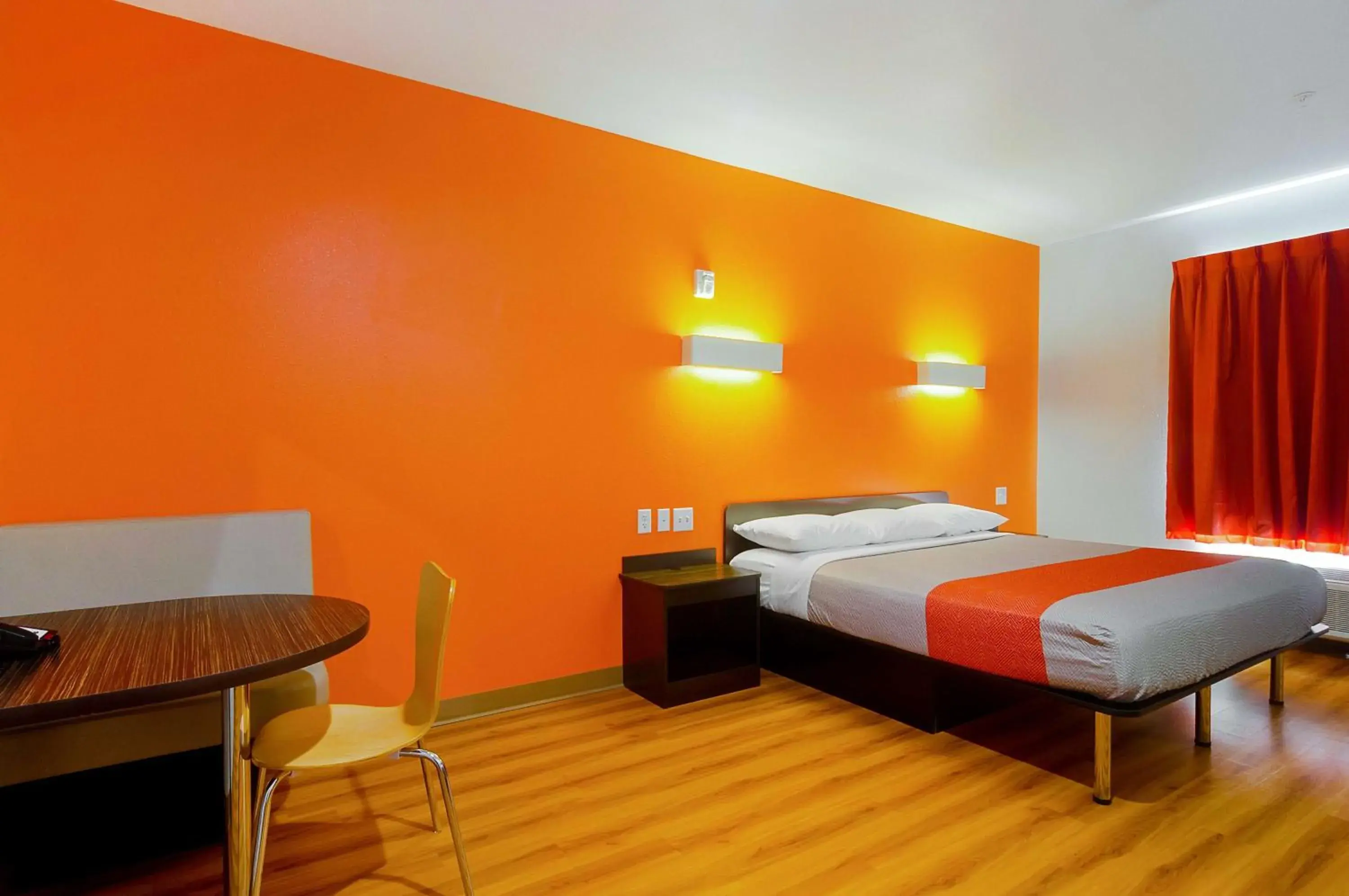 Seating area, Bed in Motel 6-Midland, TX Seating area, Bed in Motel 6-Midland, TX