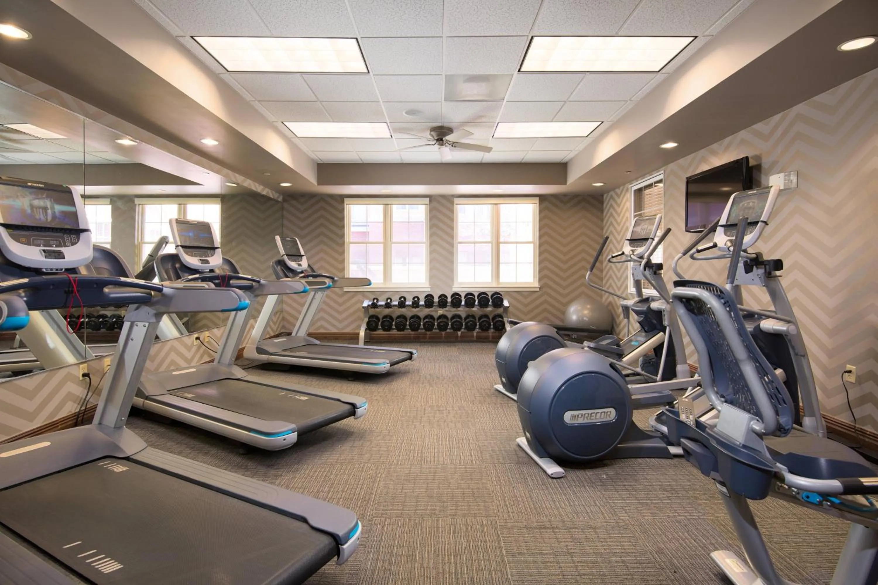 Fitness centre/facilities in Residence Inn Kansas City Airport