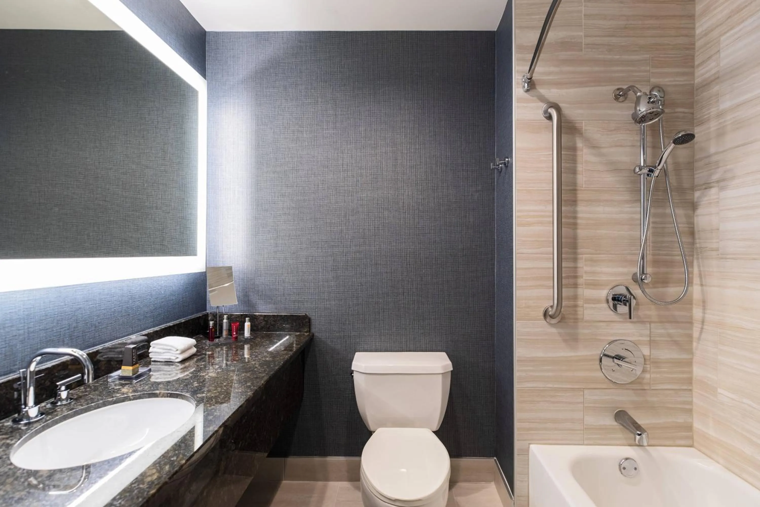 Bathroom in Kansas City Marriott Downtown