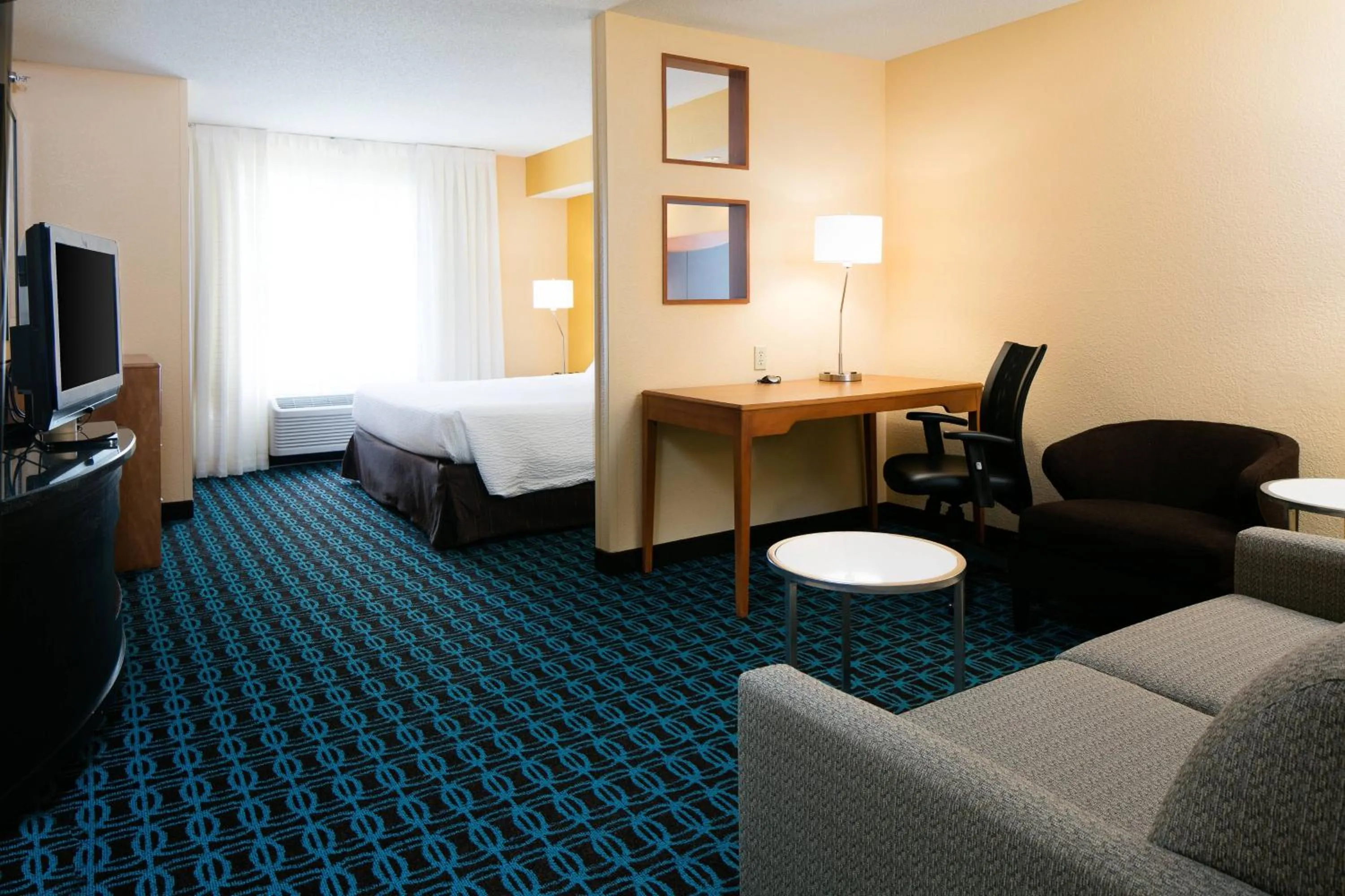 Photo of the whole room, Bed in Fairfield Inn & Suites Kansas City Airport