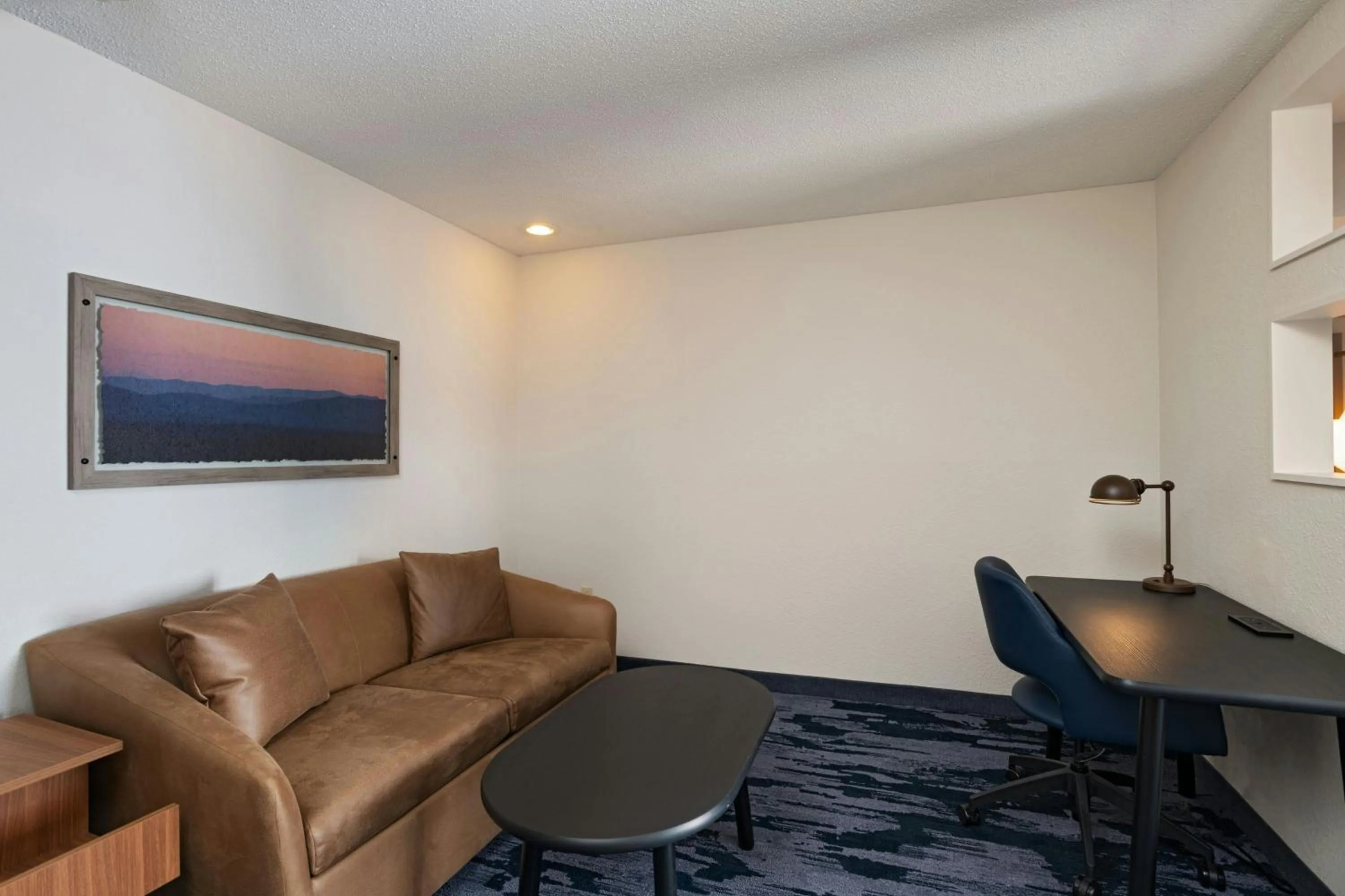 Bedroom in Fairfield Inn & Suites Kansas City Airport