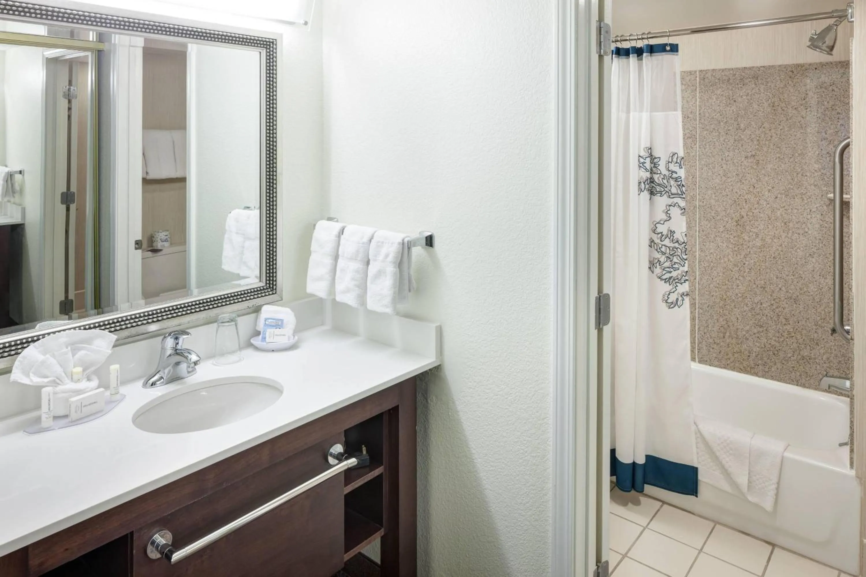 Bathroom in Residence Inn Kansas City Country Club Plaza